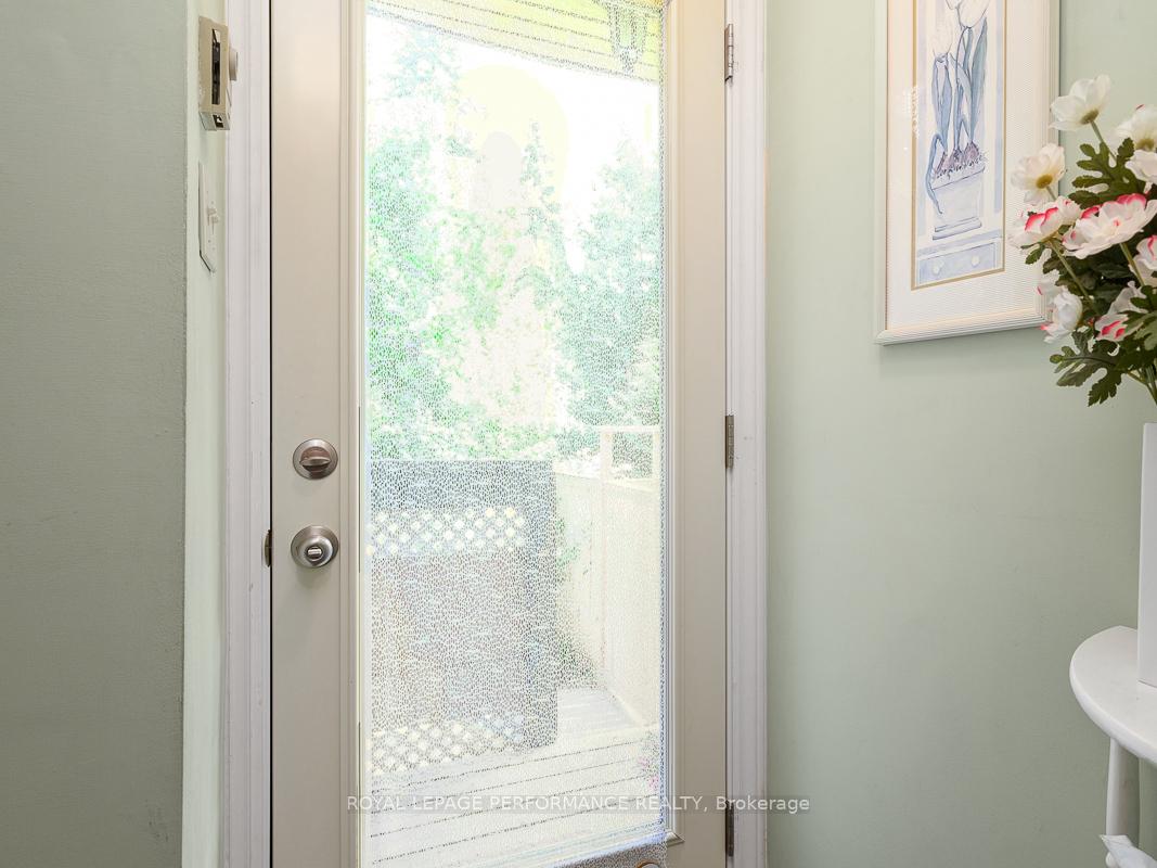 Photo 7 of Unit 14, 2 Columbus Avenue, Ottawa, Overbrook — HOMEH