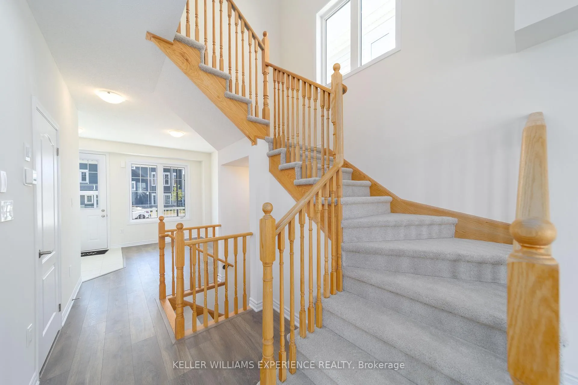 Photo 2 of 4 Shapira Avenue, Wasaga Beach — HOMEH