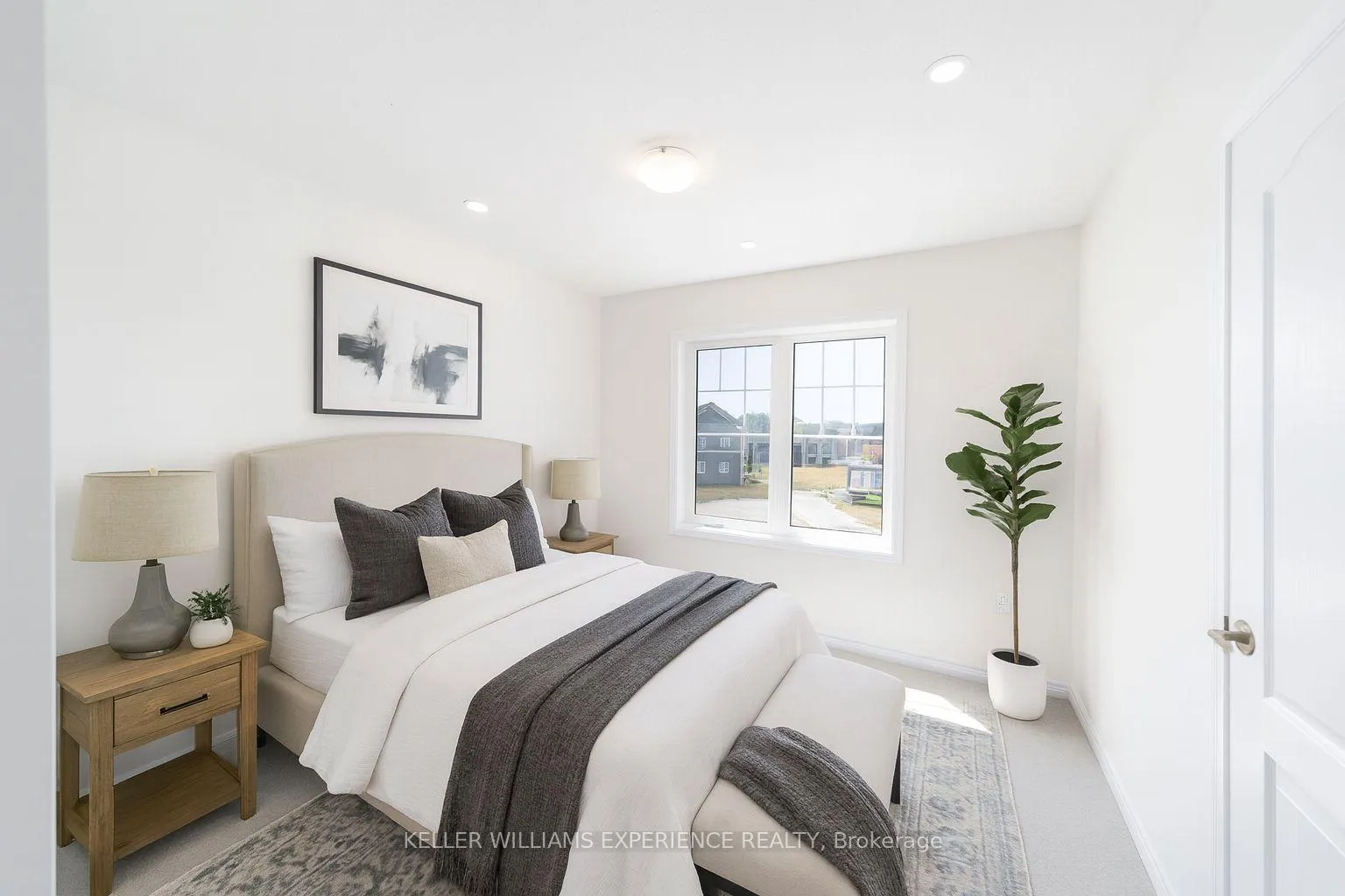 Photo 10 of 4 Shapira Avenue, Wasaga Beach — HOMEH
