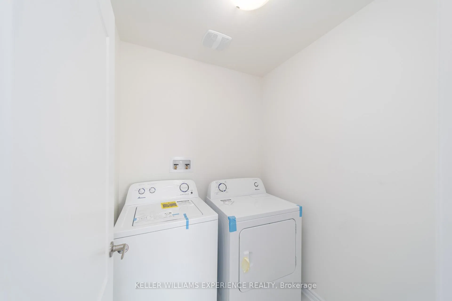 Photo 11 of 4 Shapira Avenue, Wasaga Beach — HOMEH