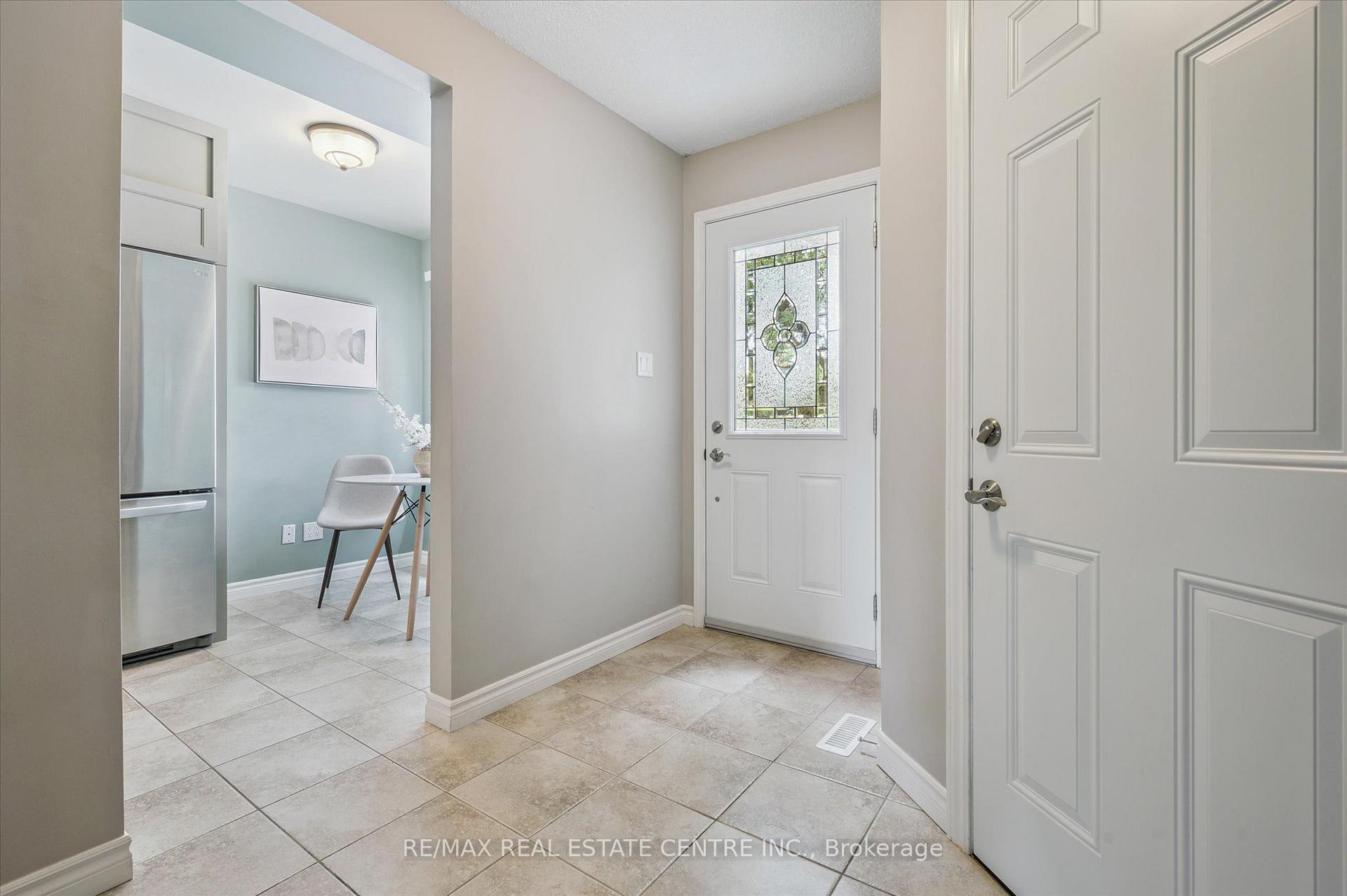 Photo 4 of Unit 4, 375 Kingscourt Drive, Waterloo — HOMEH