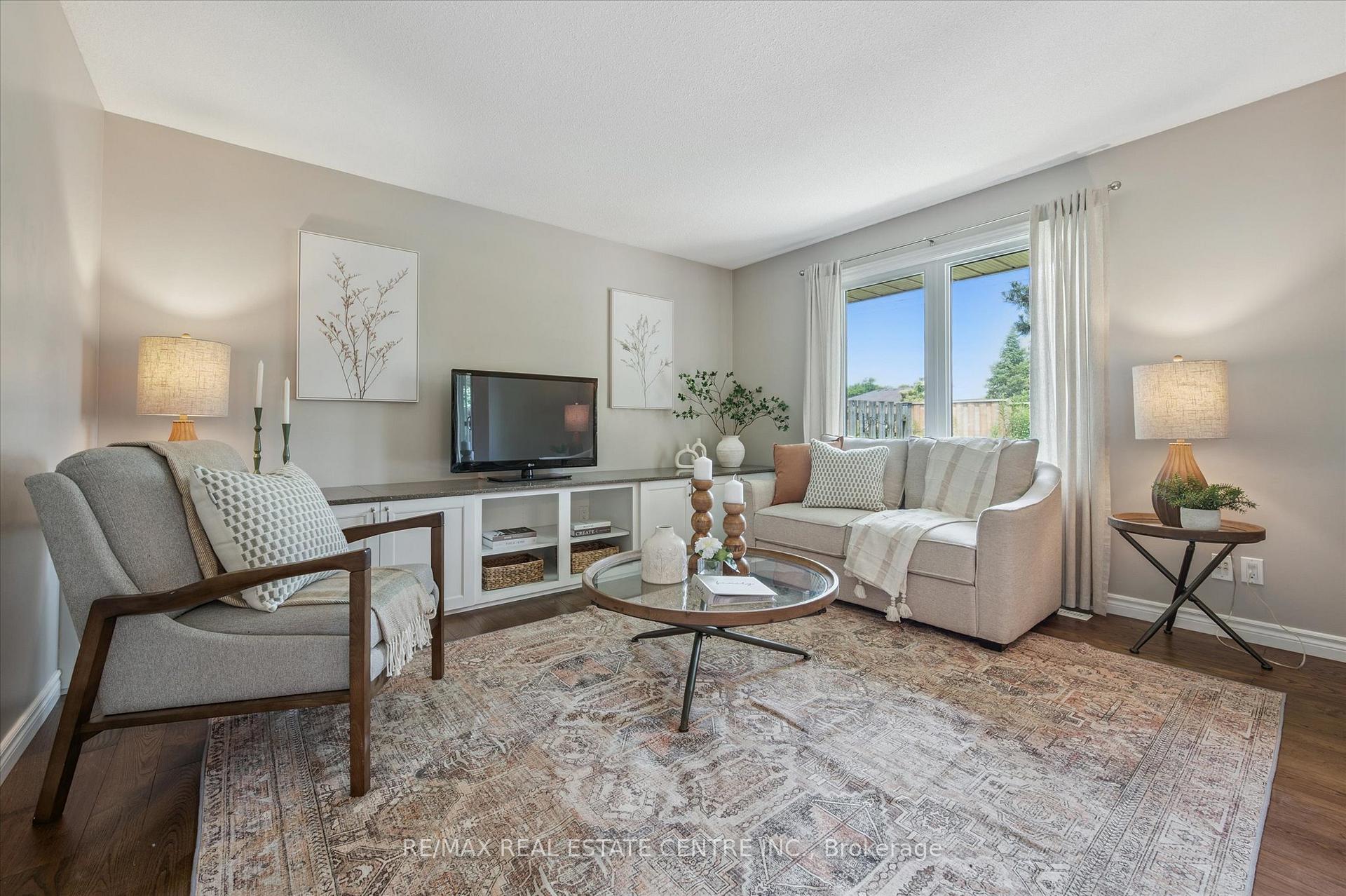 Photo 5 of Unit 4, 375 Kingscourt Drive, Waterloo — HOMEH
