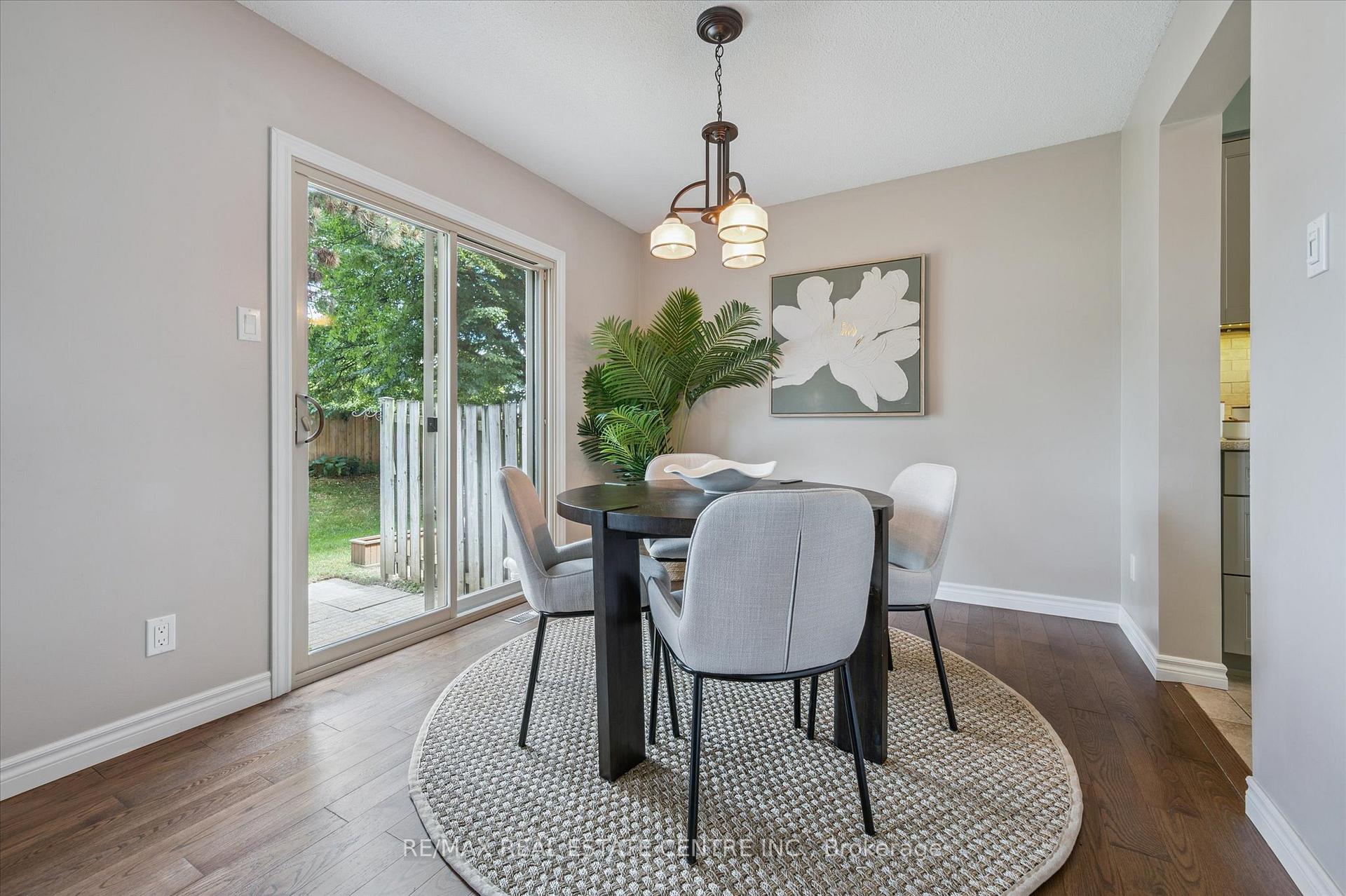 Photo 7 of Unit 4, 375 Kingscourt Drive, Waterloo — HOMEH