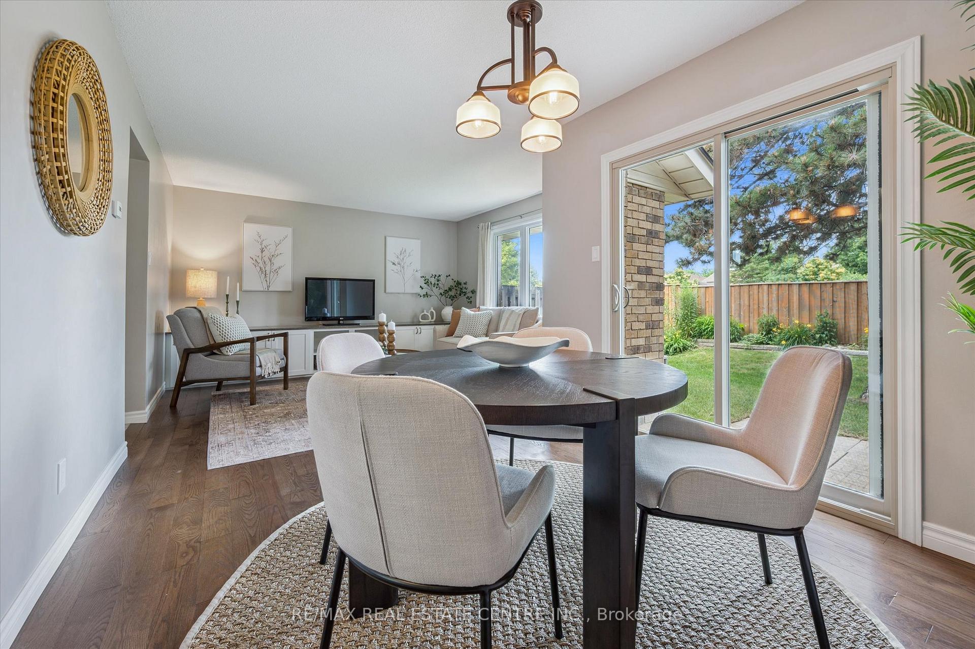 Photo 8 of Unit 4, 375 Kingscourt Drive, Waterloo — HOMEH