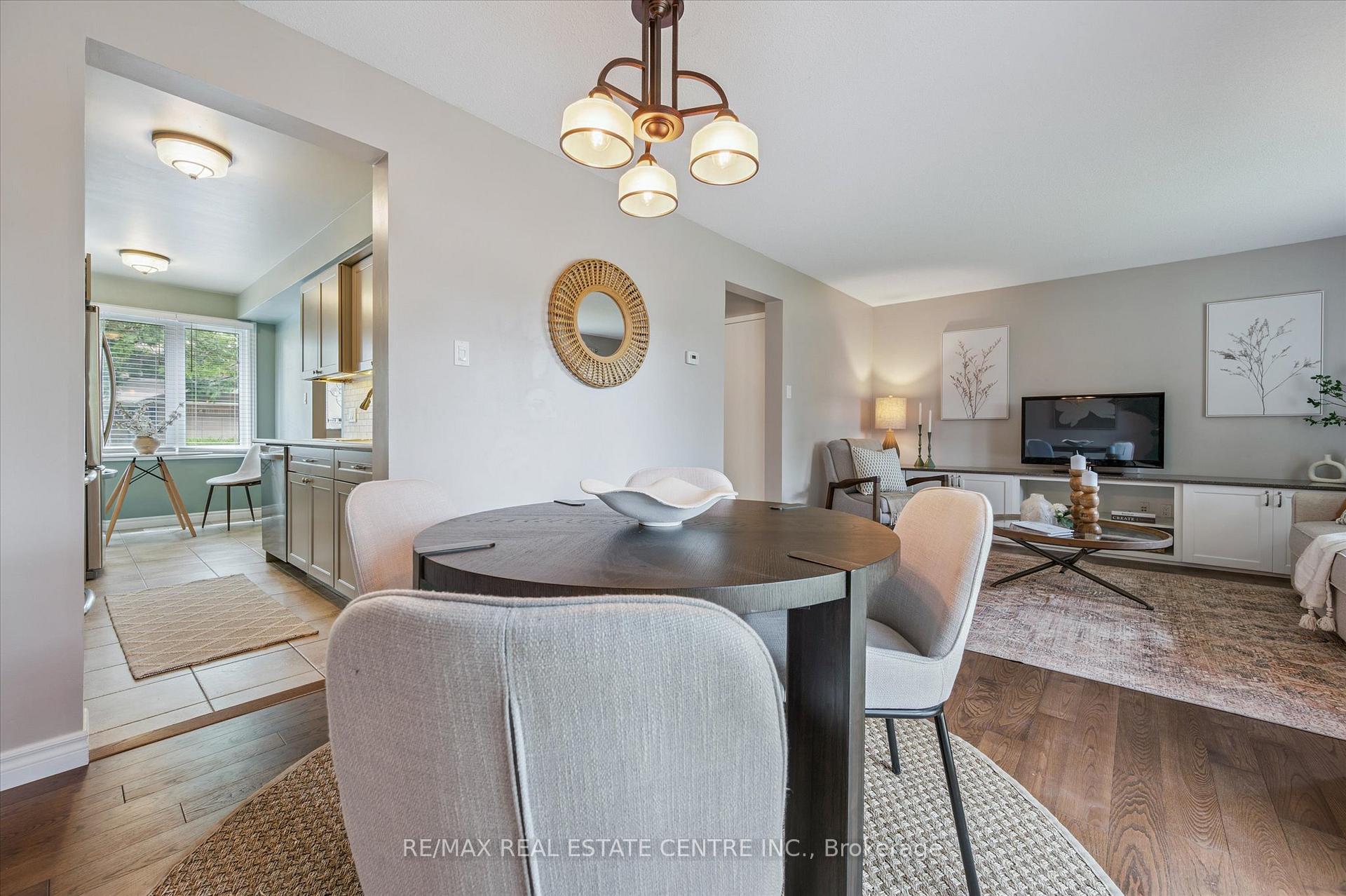 Photo 9 of Unit 4, 375 Kingscourt Drive, Waterloo — HOMEH