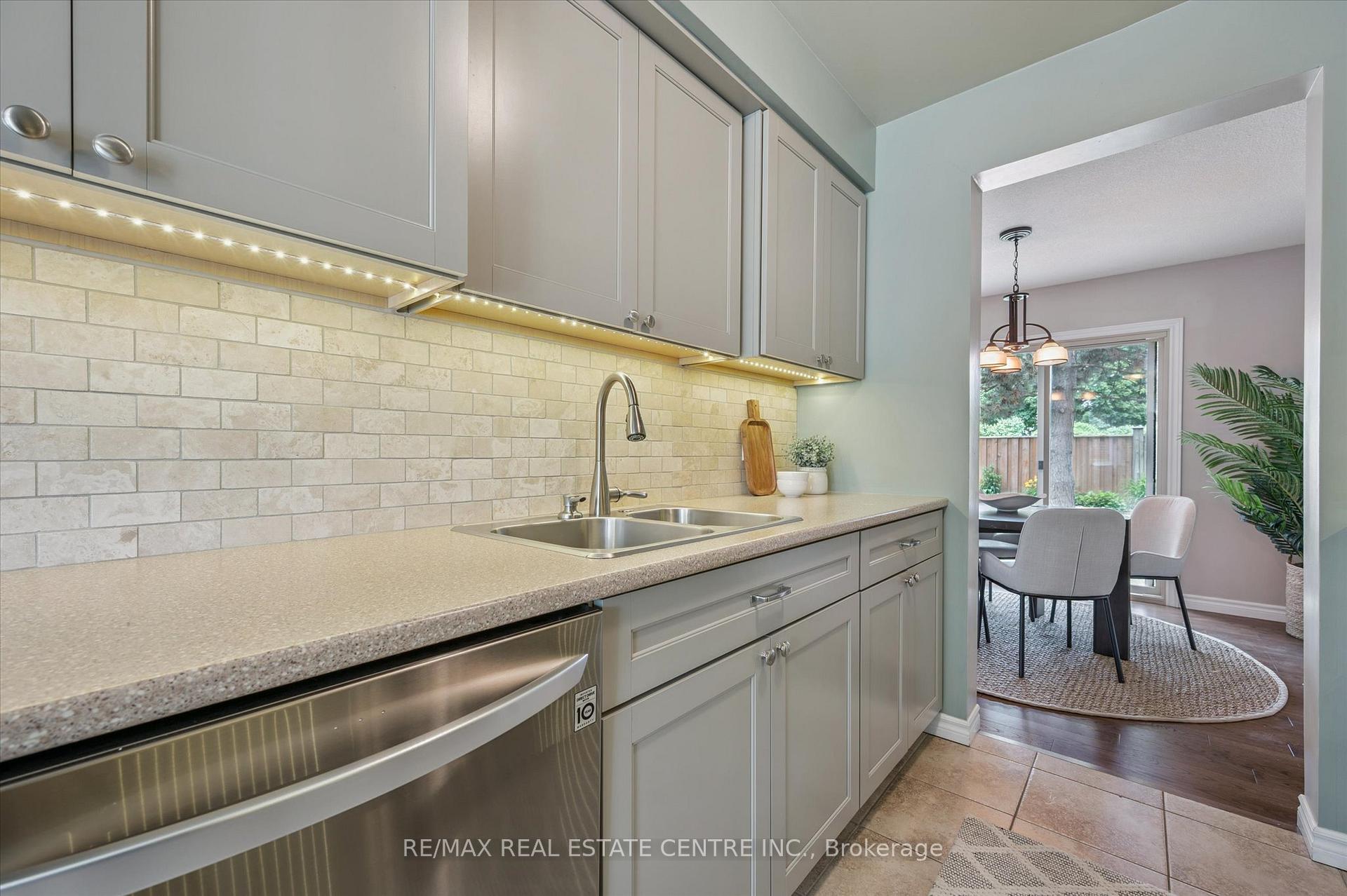 Photo 13 of Unit 4, 375 Kingscourt Drive, Waterloo — HOMEH