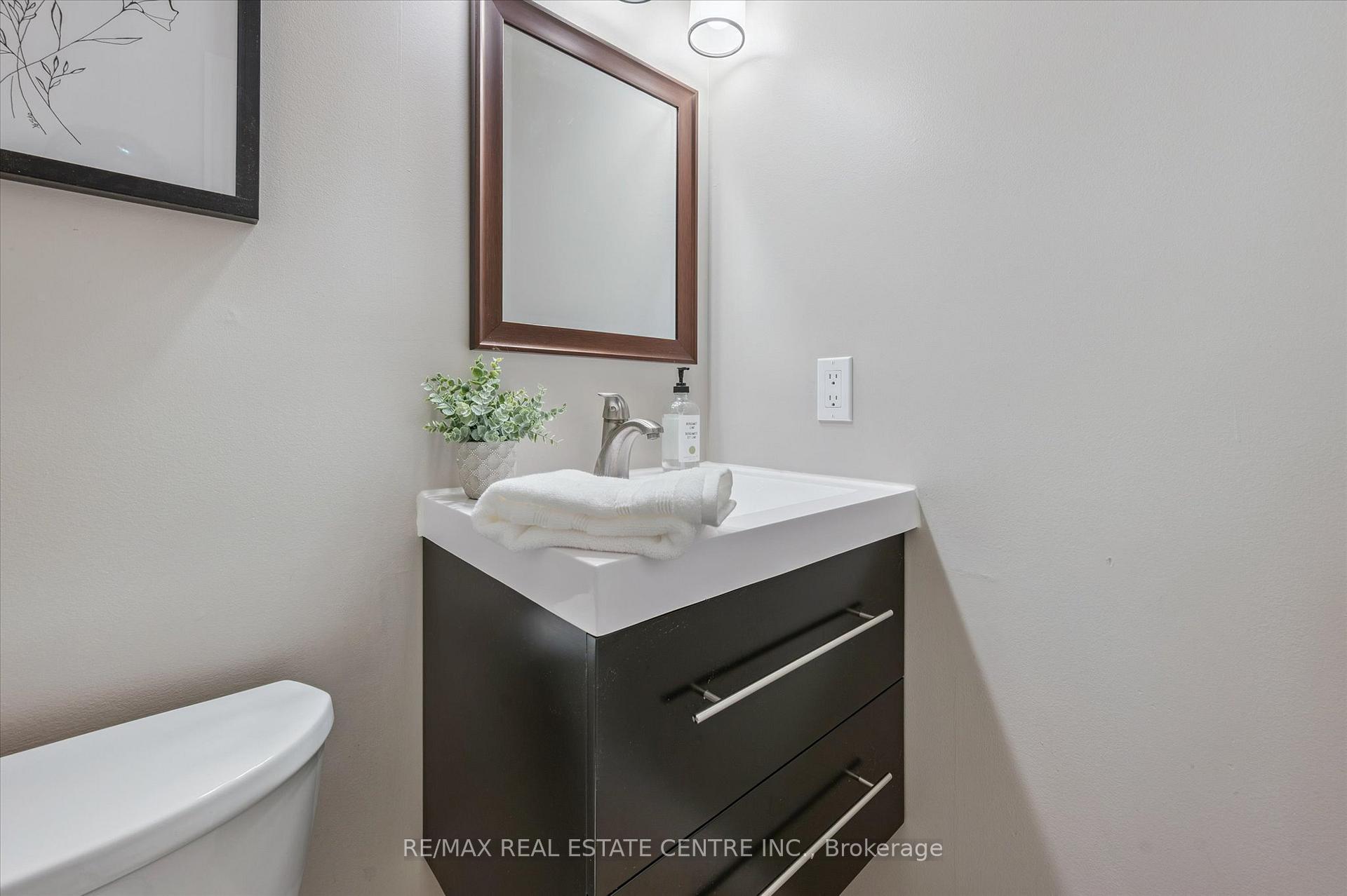 Photo 14 of Unit 4, 375 Kingscourt Drive, Waterloo — HOMEH