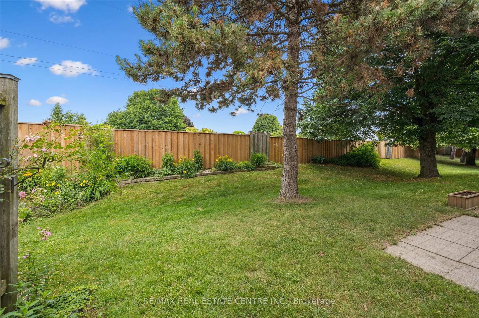 Photo 22 of Unit 4, 375 Kingscourt Drive, Waterloo — HOMEH