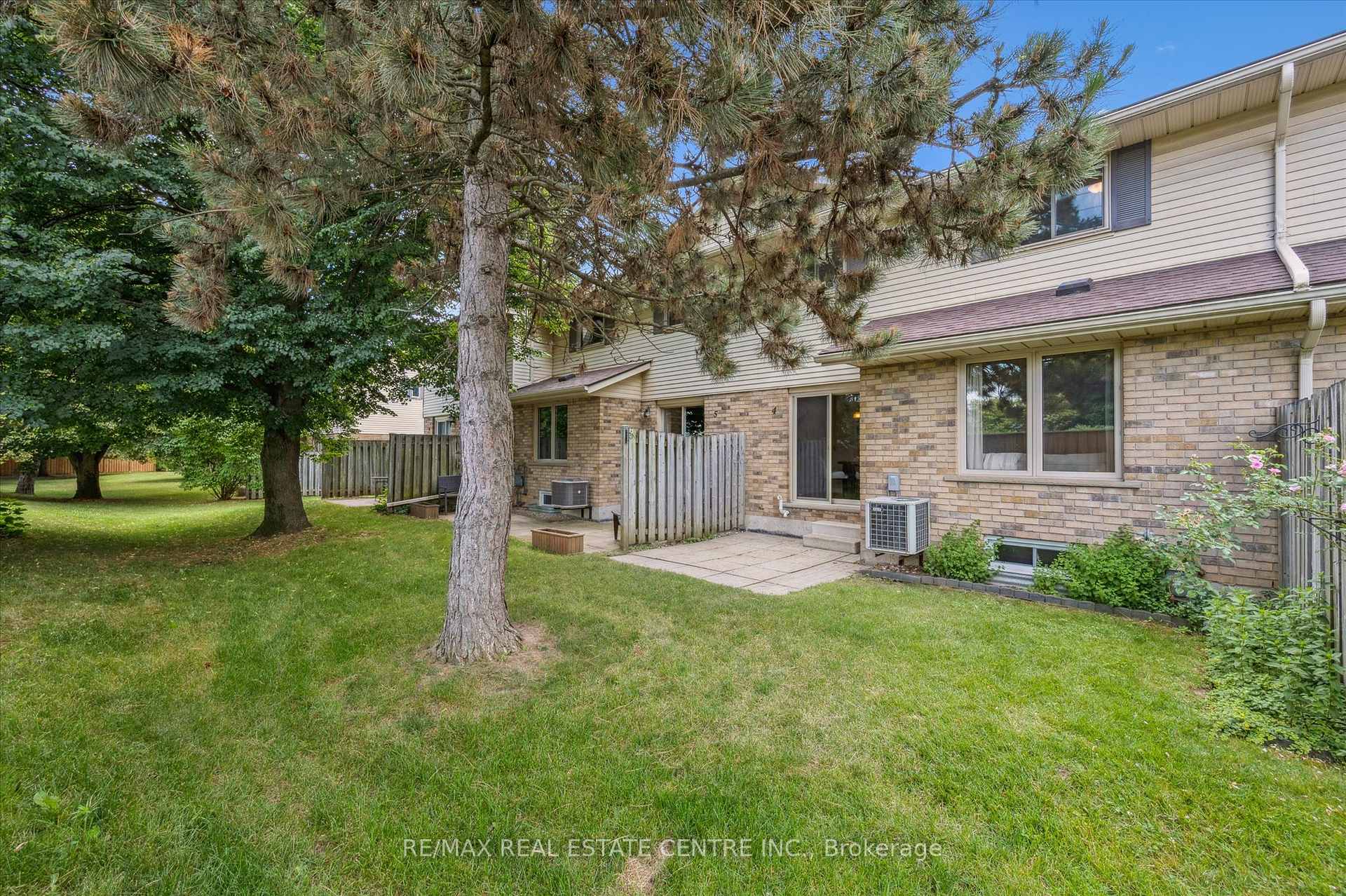 Photo 23 of Unit 4, 375 Kingscourt Drive, Waterloo — HOMEH