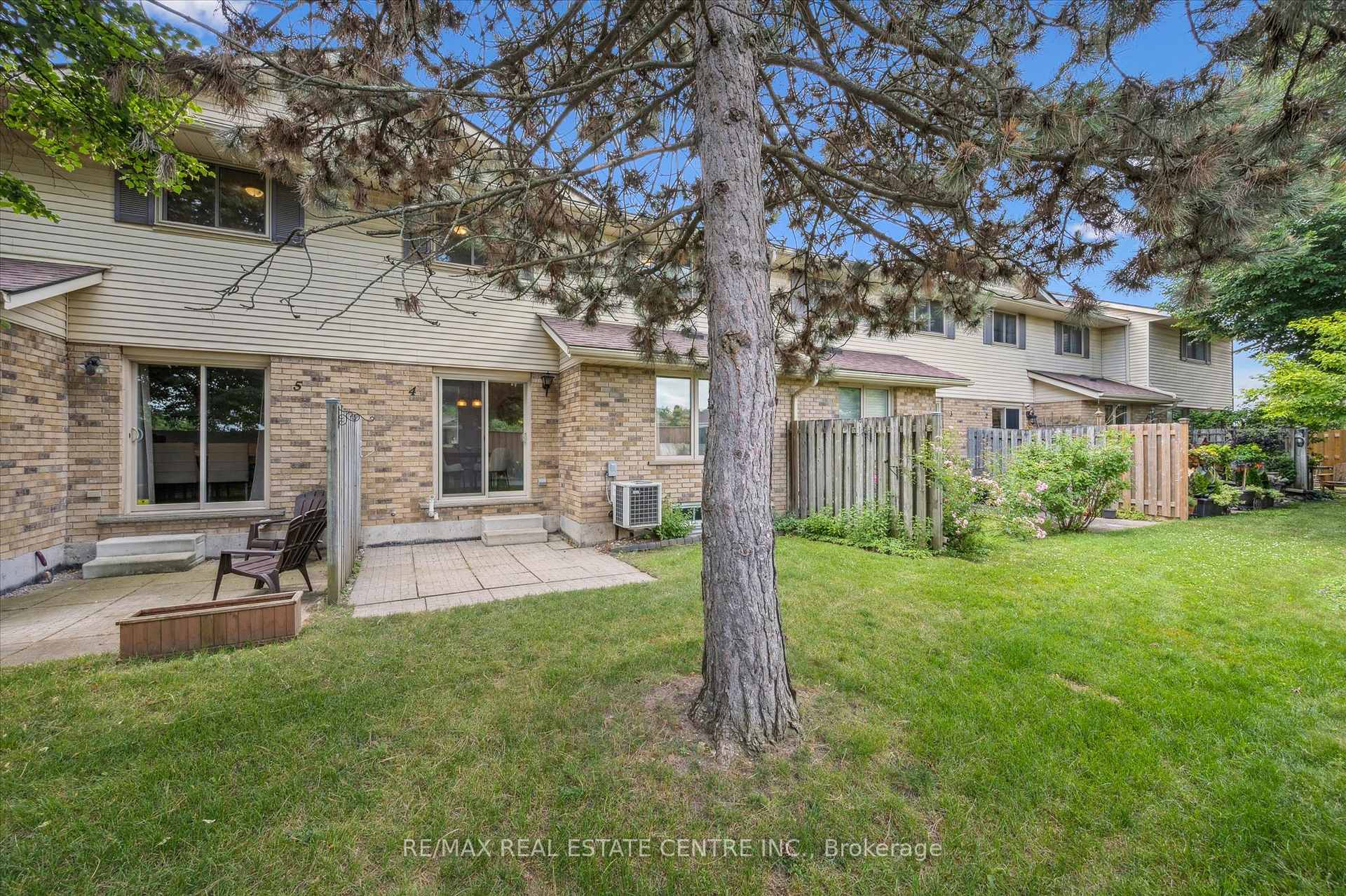 Photo 24 of Unit 4, 375 Kingscourt Drive, Waterloo — HOMEH