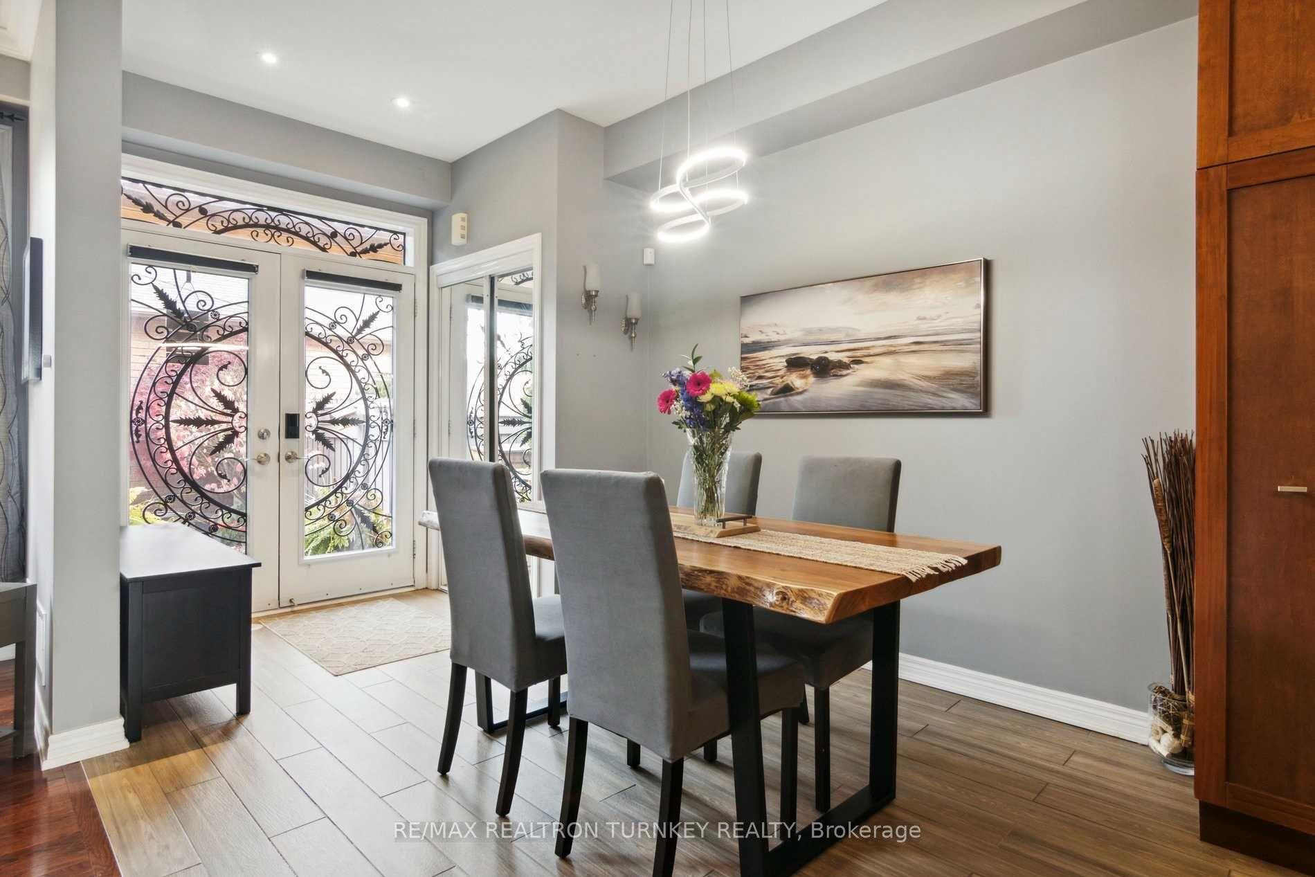 Photo 7 of 133 Zokol Drive, Aurora, Bayview Northeast — HOMEH