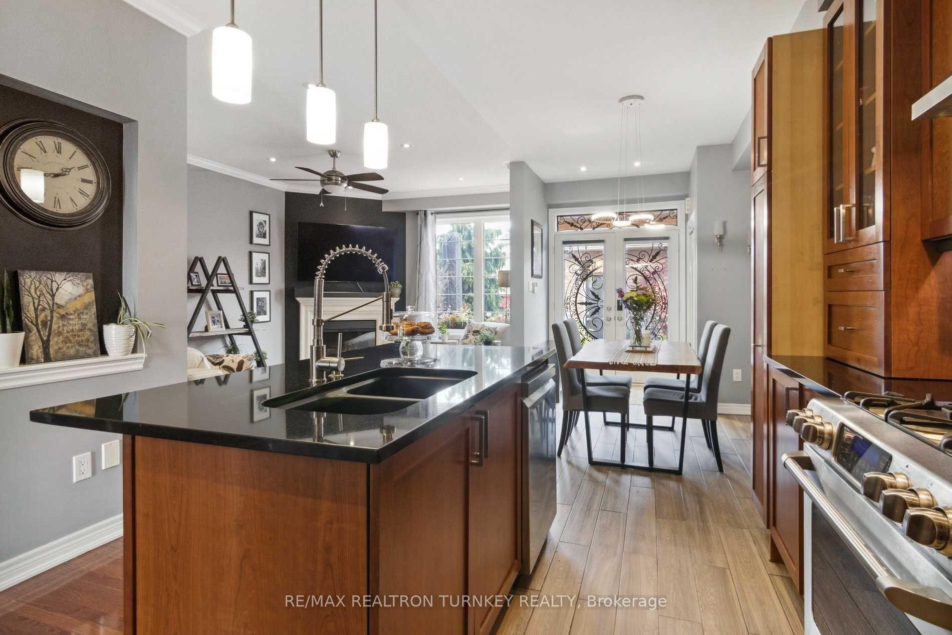 Photo 8 of 133 Zokol Drive, Aurora, Bayview Northeast — HOMEH