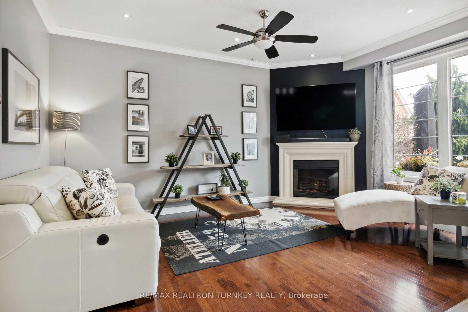 Photo 12 of 133 Zokol Drive, Aurora, Bayview Northeast — HOMEH