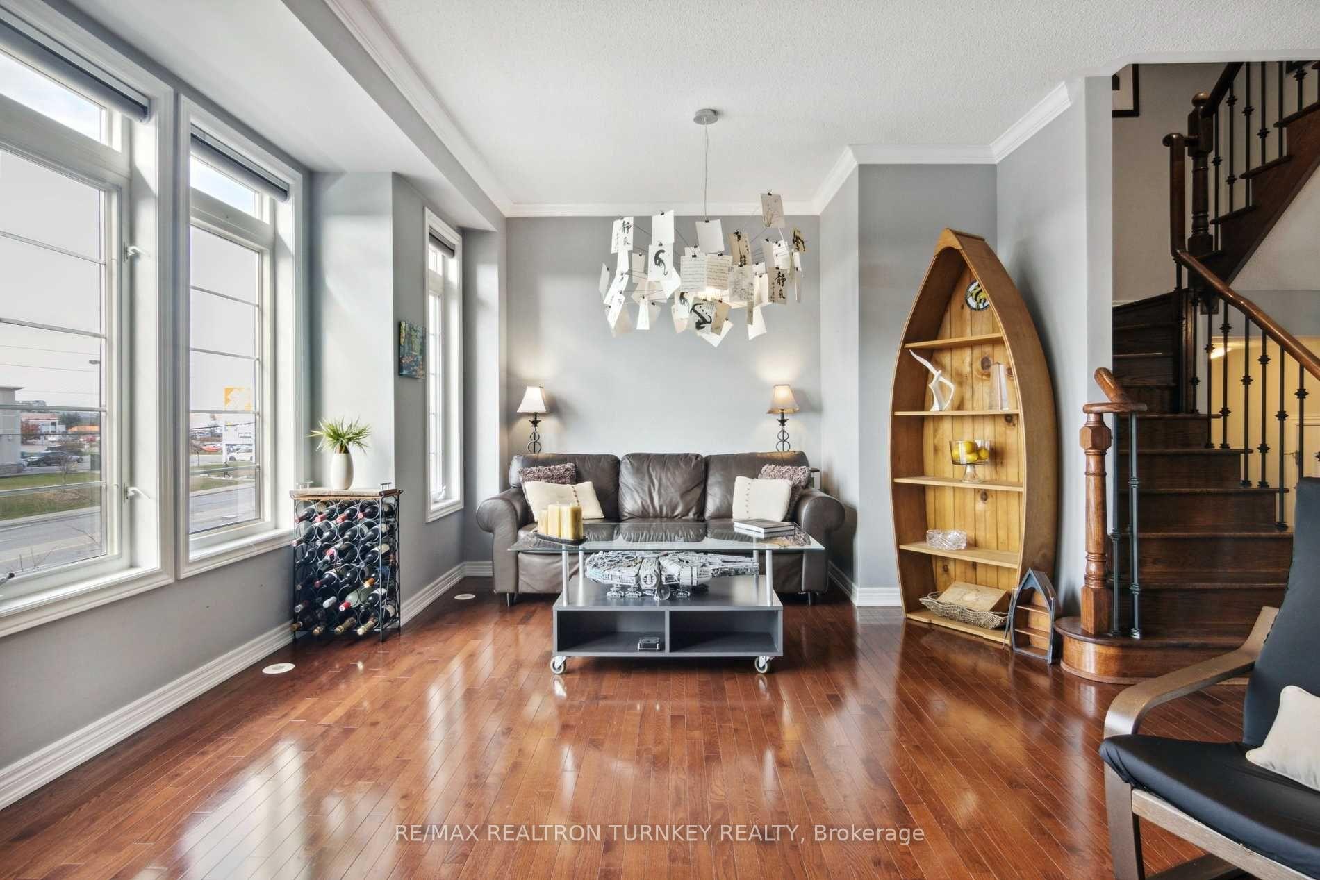 Photo 14 of 133 Zokol Drive, Aurora, Bayview Northeast — HOMEH