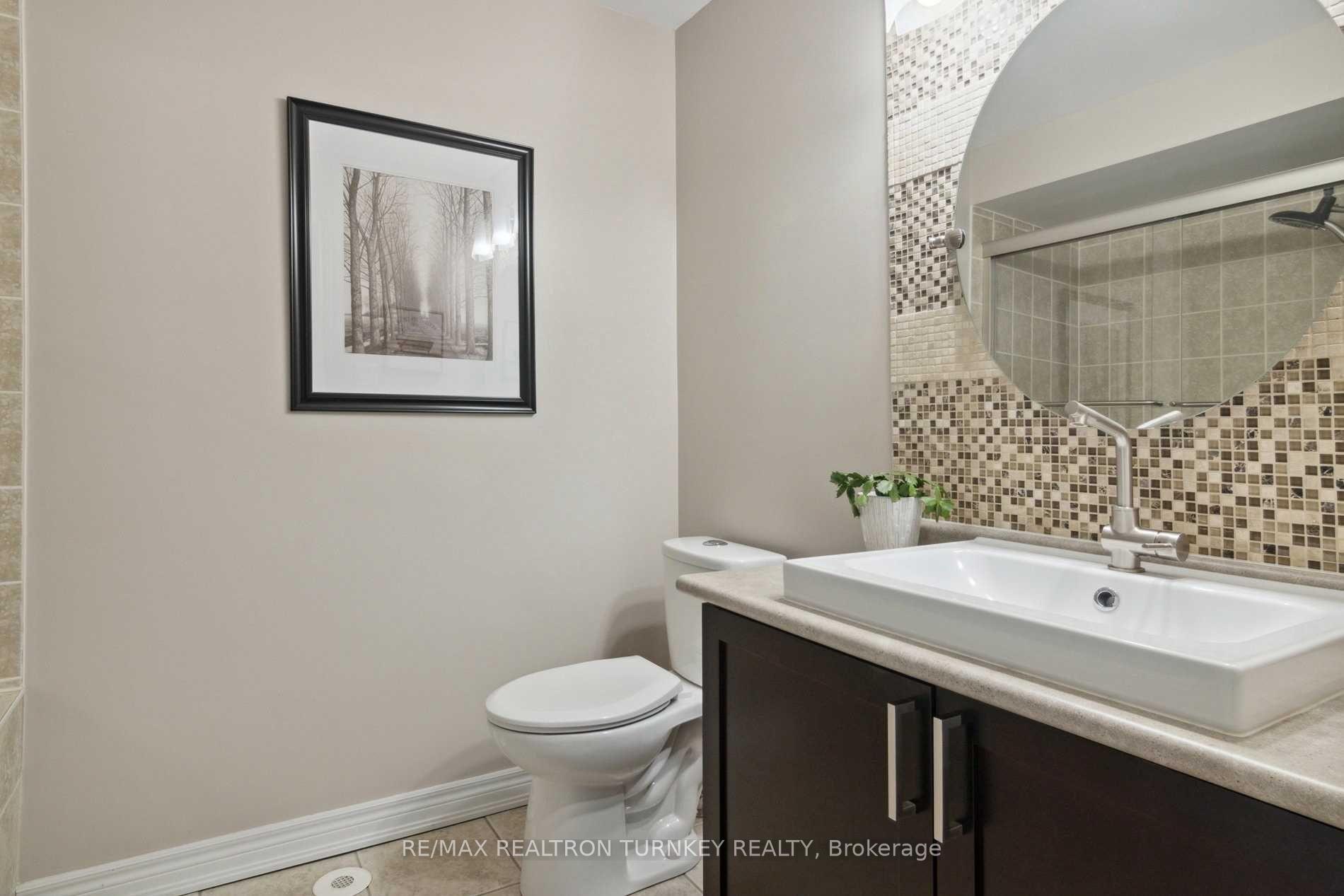 Photo 23 of 133 Zokol Drive, Aurora, Bayview Northeast — HOMEH