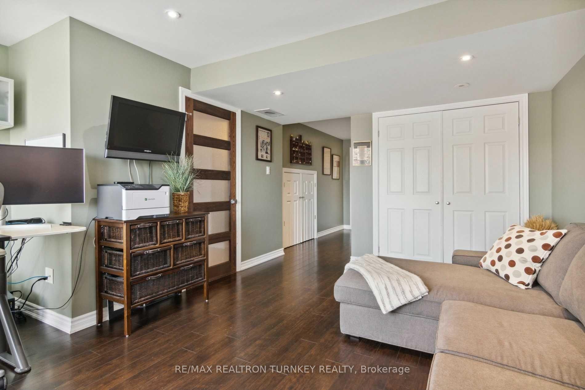 Photo 26 of 133 Zokol Drive, Aurora, Bayview Northeast — HOMEH