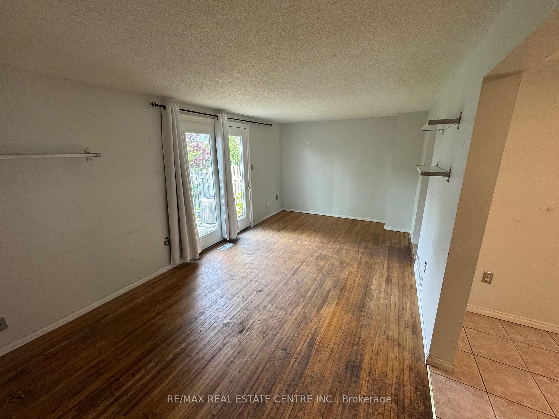 Photo 3 of Unit 49, 180 Marksam Road, Guelph, Willow West/Sugarbush/West Acres — HOMEH