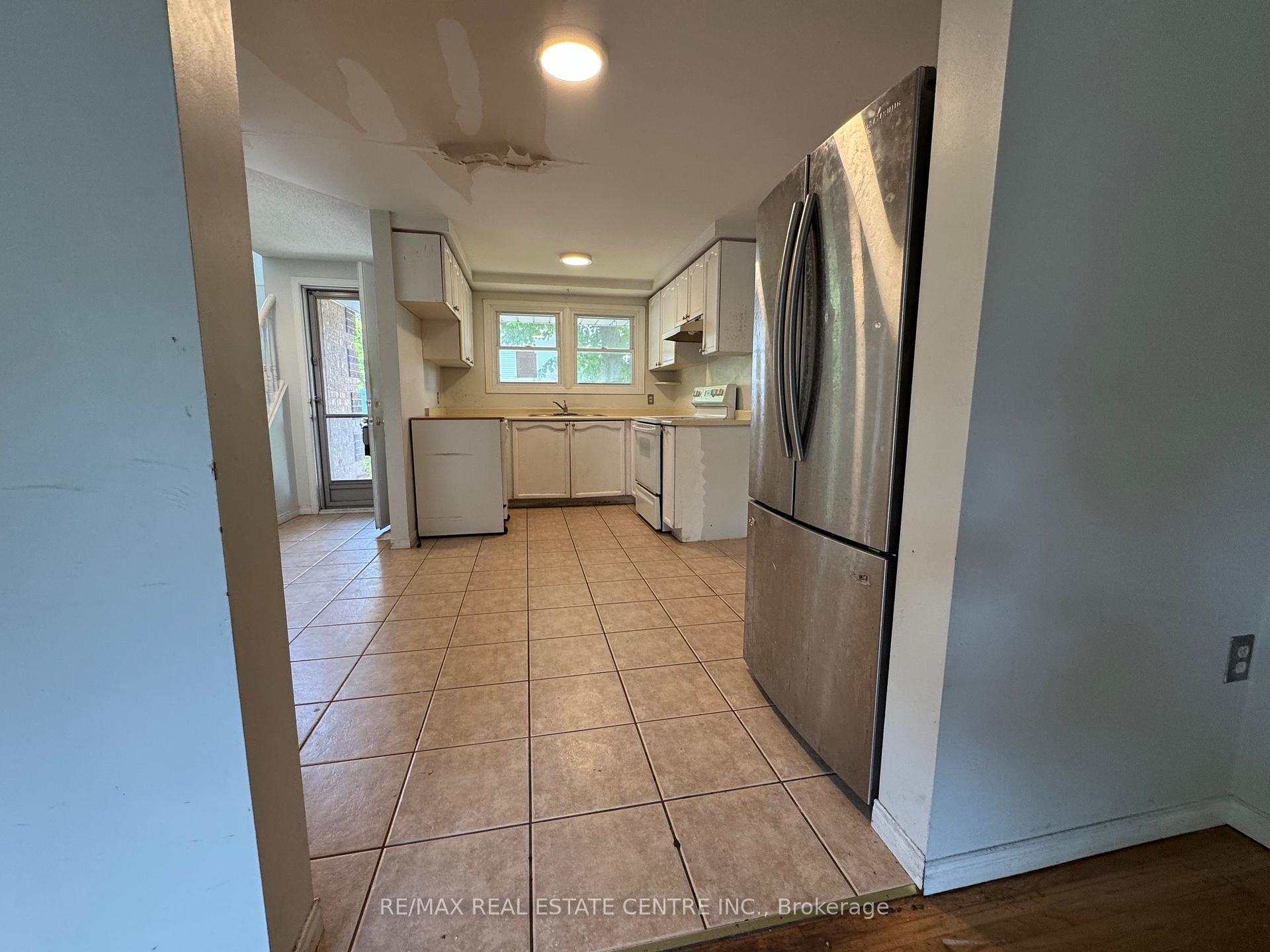 Photo 4 of Unit 49, 180 Marksam Road, Guelph, Willow West/Sugarbush/West Acres — HOMEH