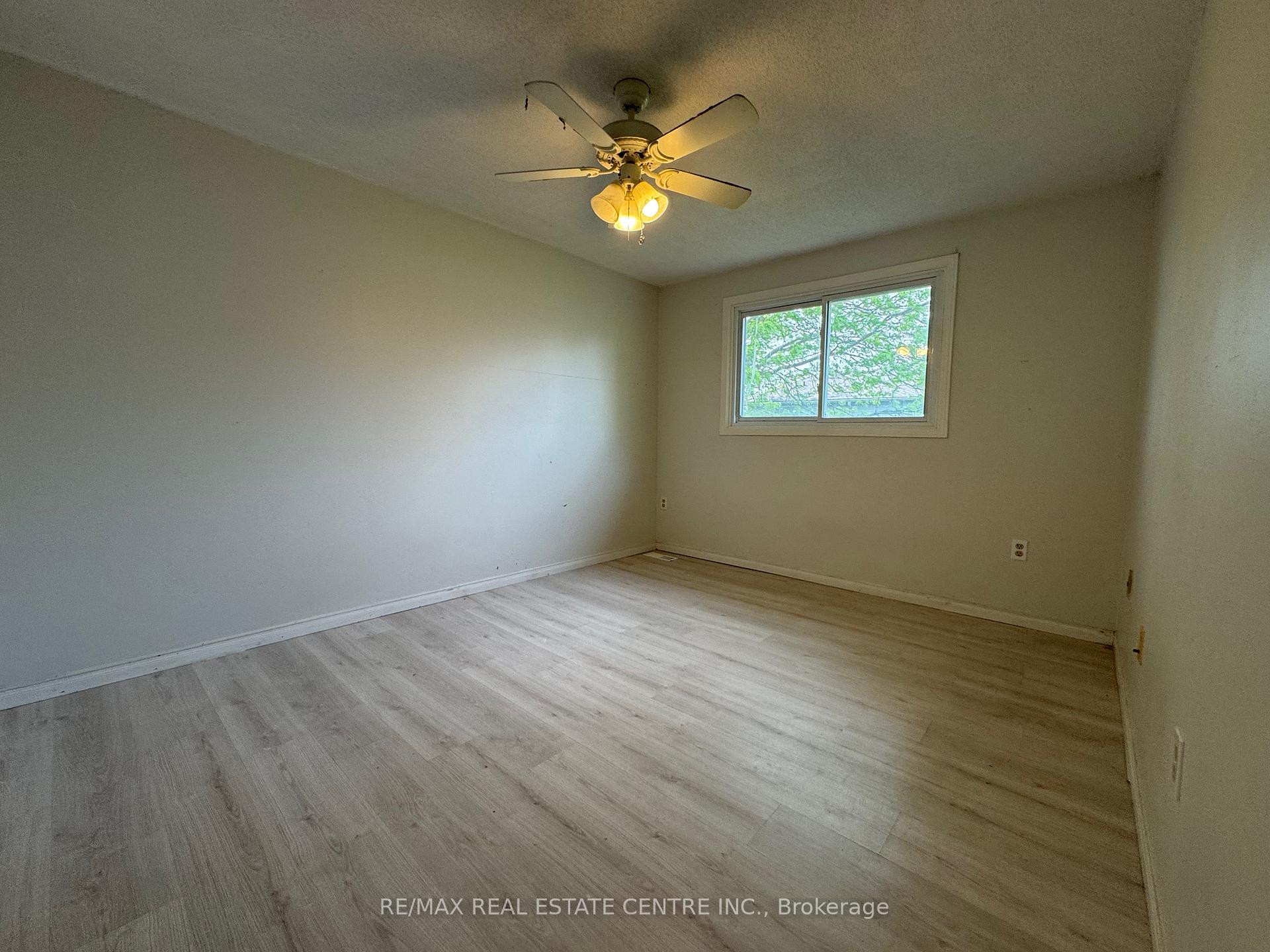 Photo 5 of Unit 49, 180 Marksam Road, Guelph, Willow West/Sugarbush/West Acres — HOMEH
