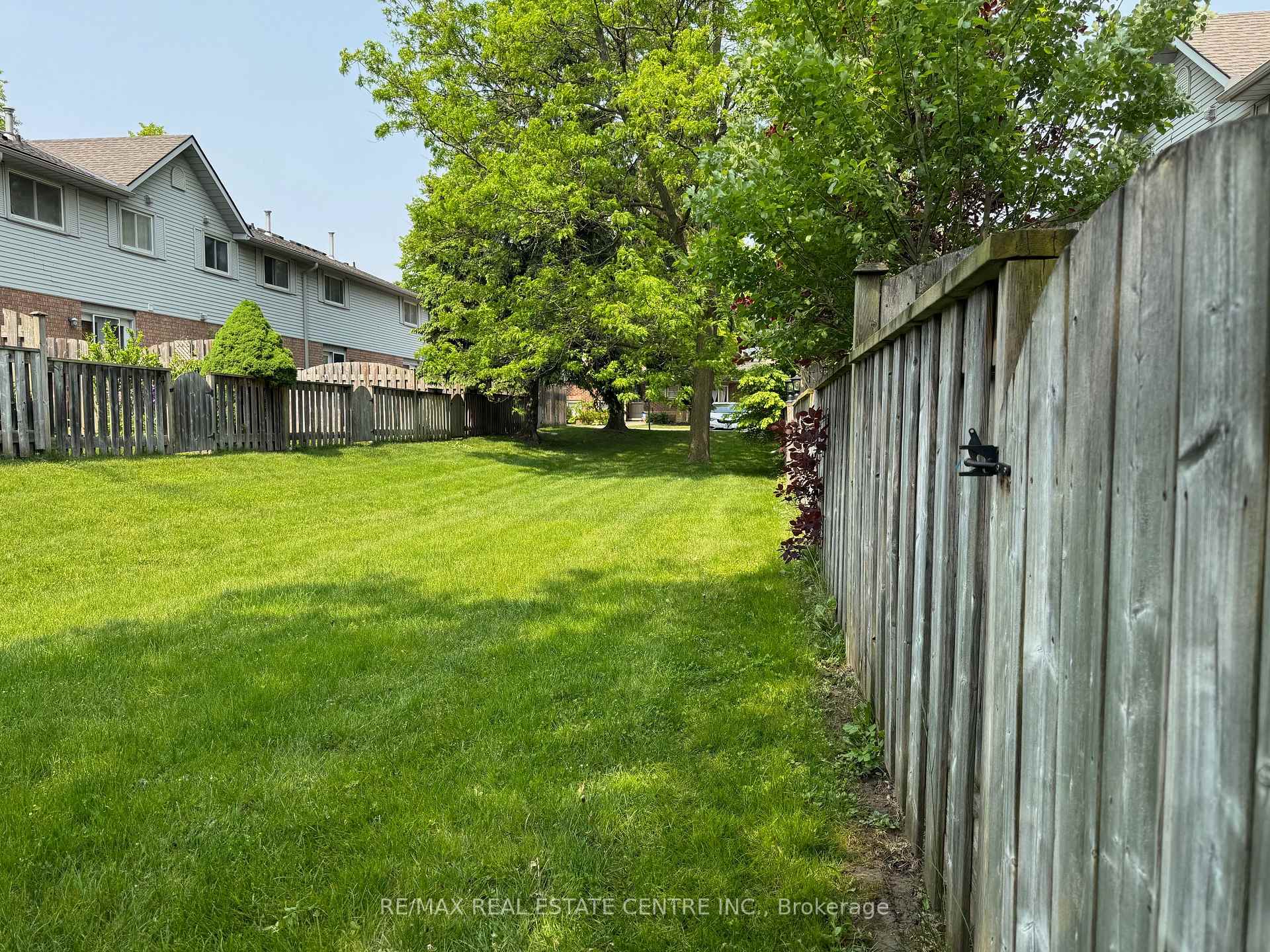 Photo 13 of Unit 49, 180 Marksam Road, Guelph, Willow West/Sugarbush/West Acres — HOMEH