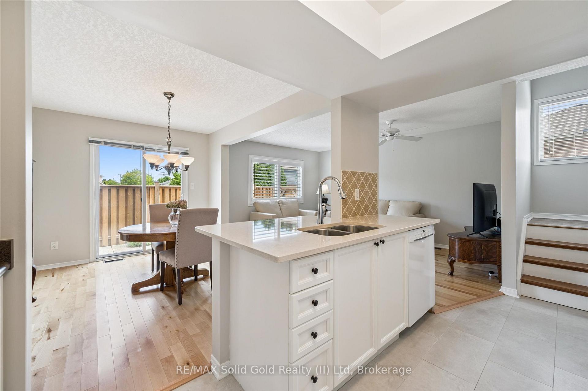 Photo 19 of Unit 6, 15 Gregg Court, Kitchener — HOMEH