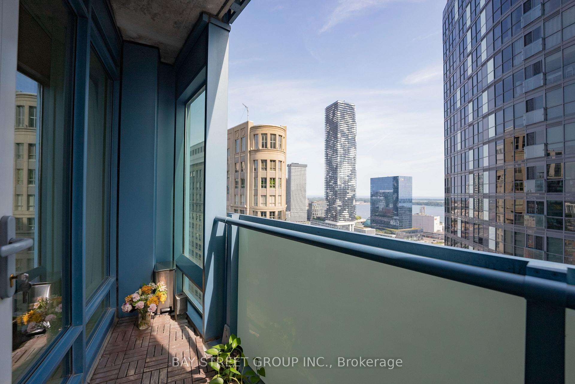 Photo 8 of Unit 2712, 8 The Esplanade, Toronto, Waterfront Communities — HOMEH