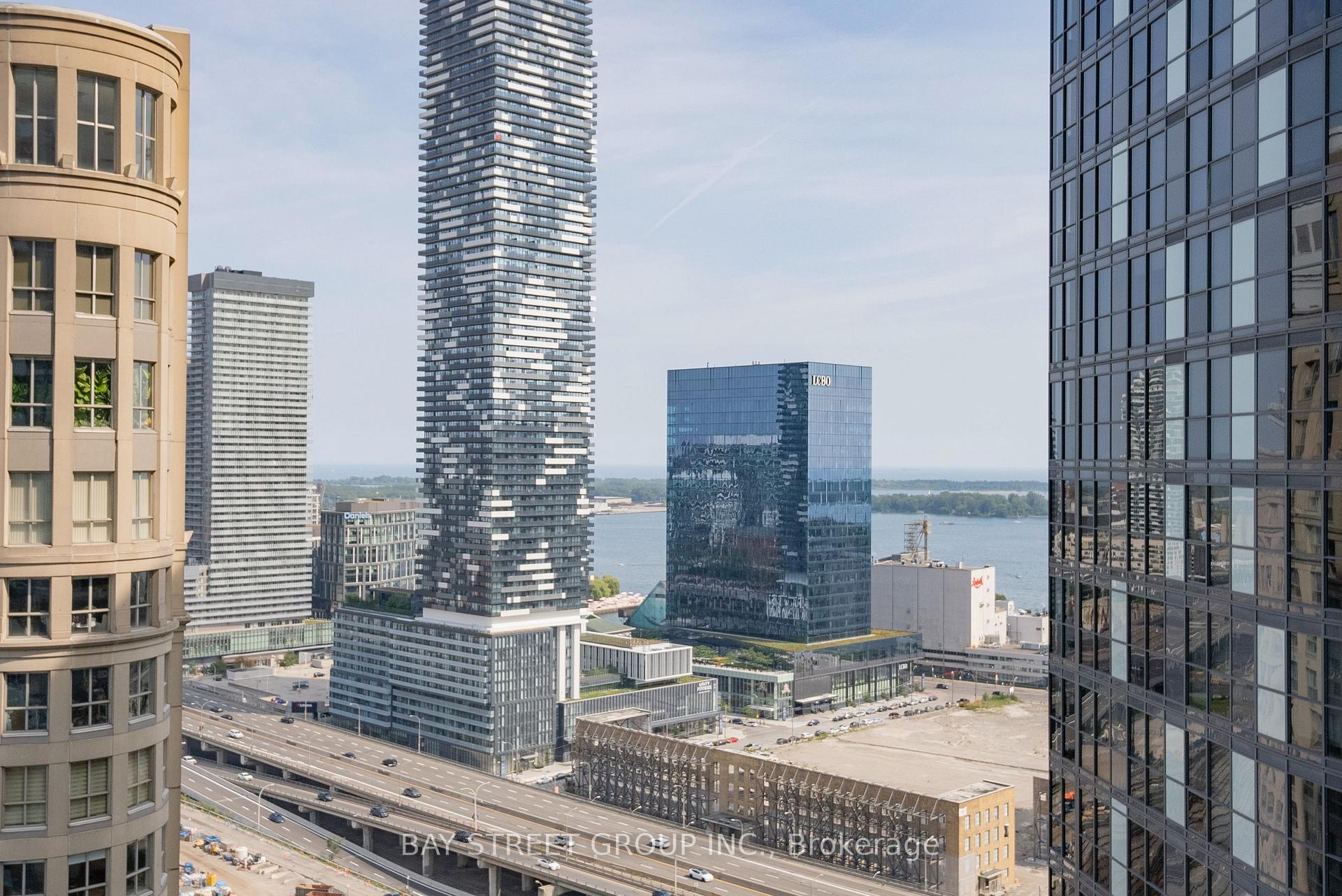 Photo 5 of Unit 2712, 8 The Esplanade, Toronto, Waterfront Communities — HOMEH