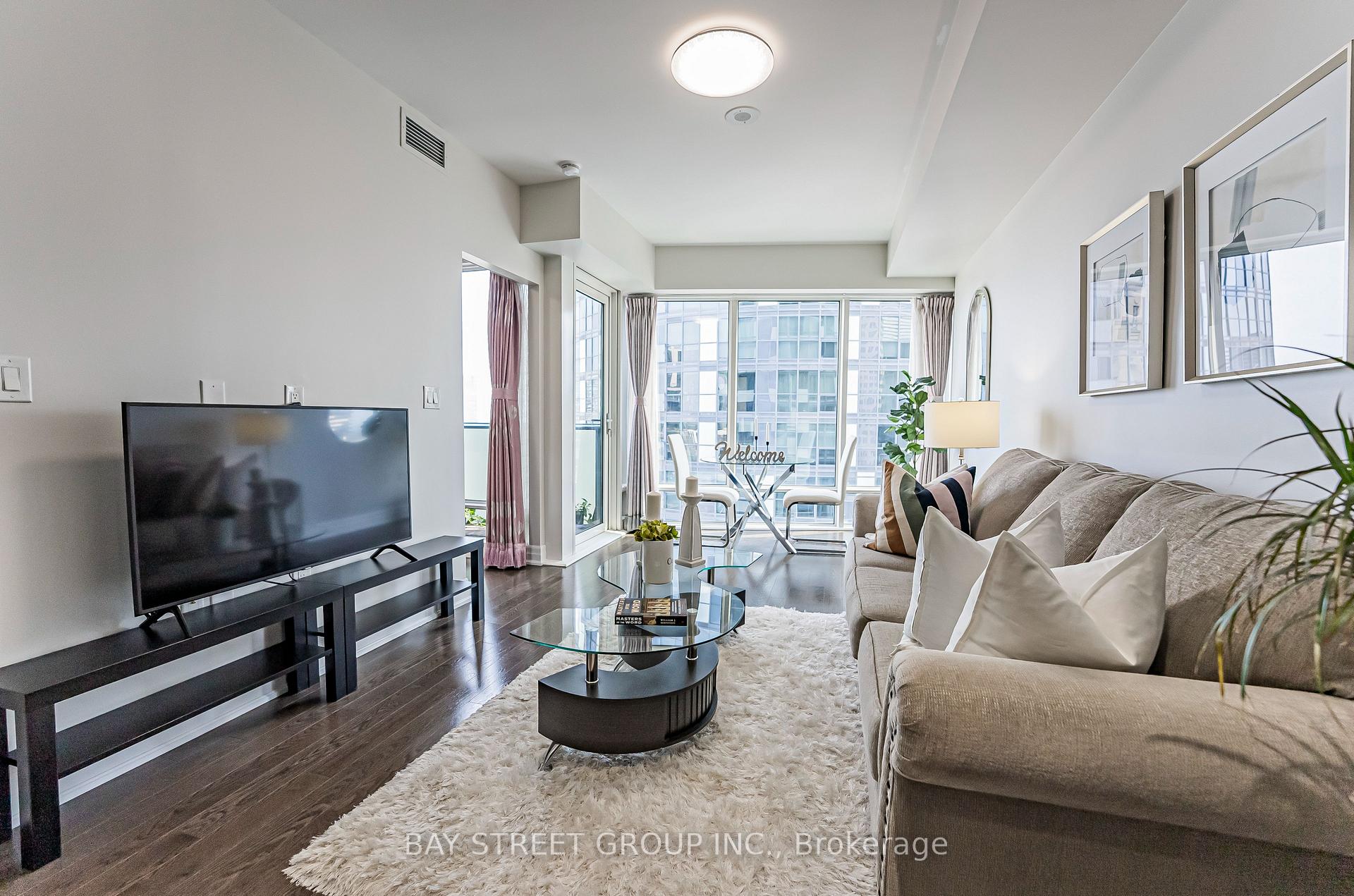 Photo 7 of Unit 2712, 8 The Esplanade, Toronto, Waterfront Communities — HOMEH