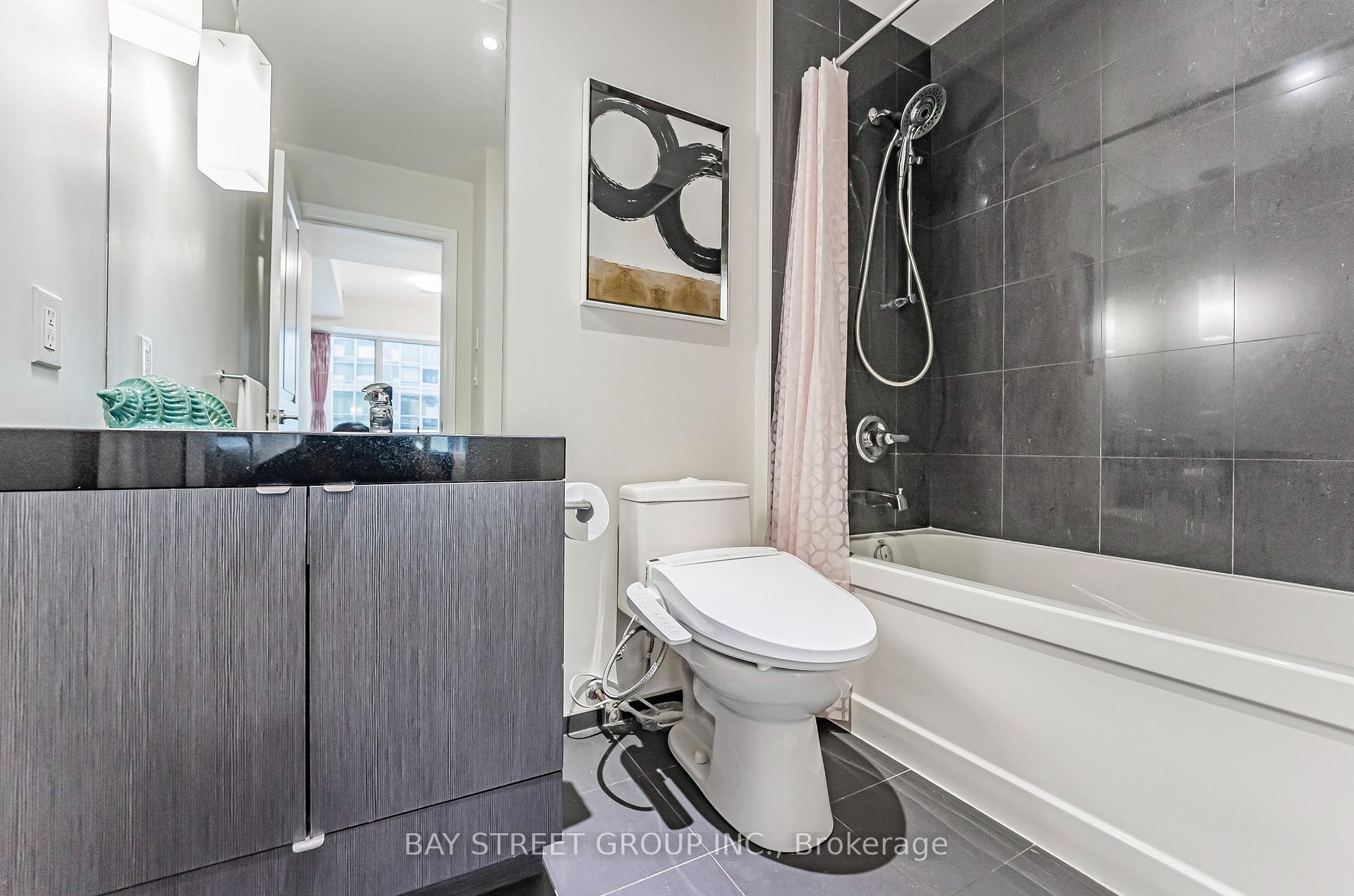 Photo 26 of Unit 2712, 8 The Esplanade, Toronto, Waterfront Communities — HOMEH