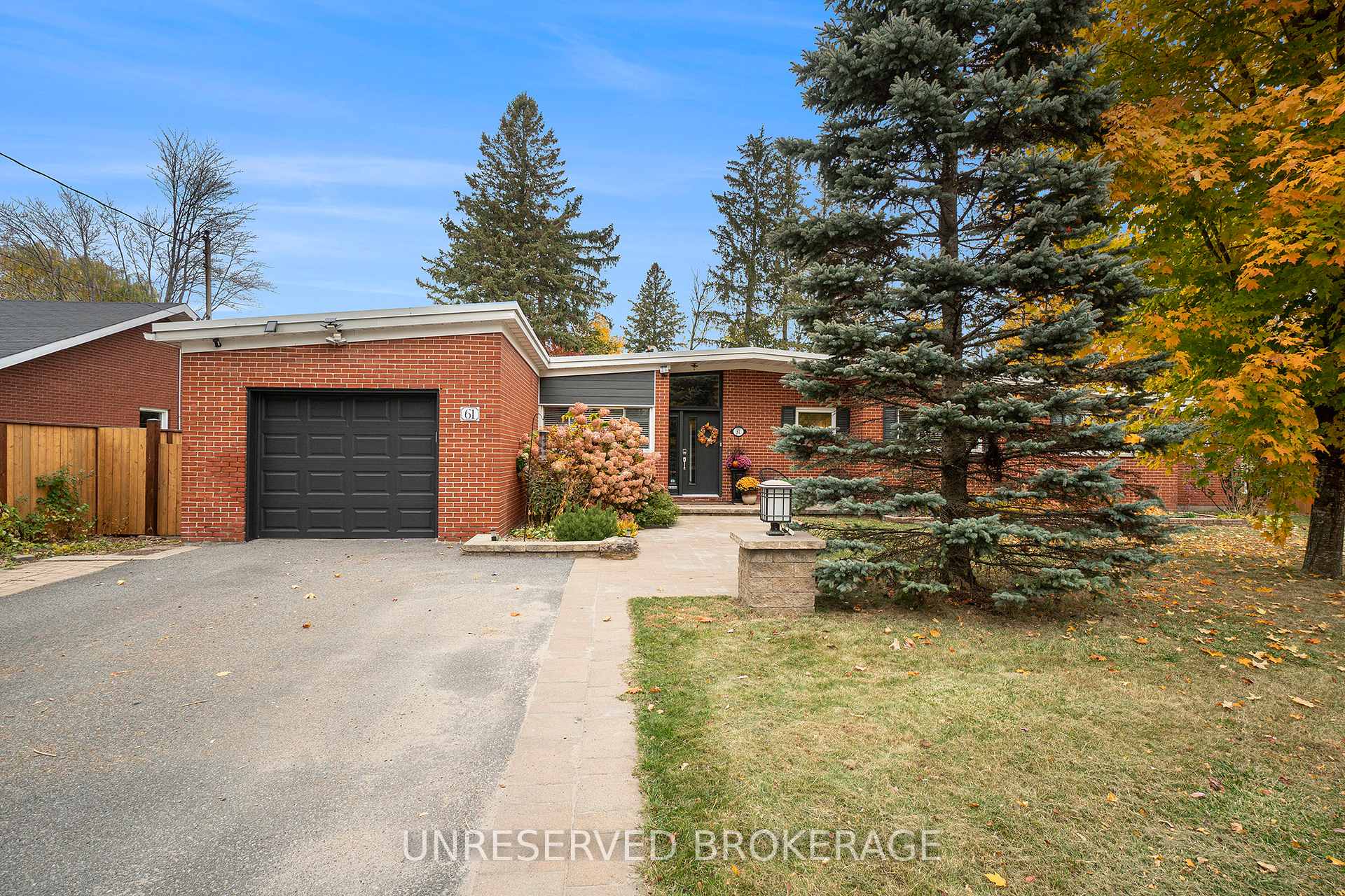 Photo 3 of 61 Promenade Avenue, Ottawa, Pineglen/Country Place — HOMEH