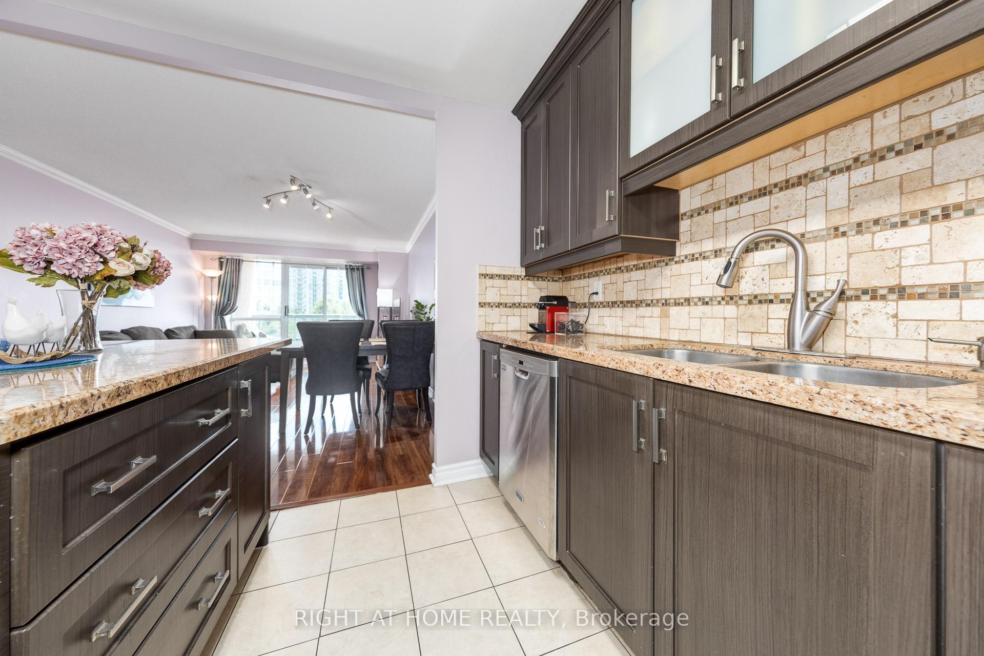 Photo 5 of Unit 510, 745 New Westminster Drive, Vaughan, Brownridge — HOMEH