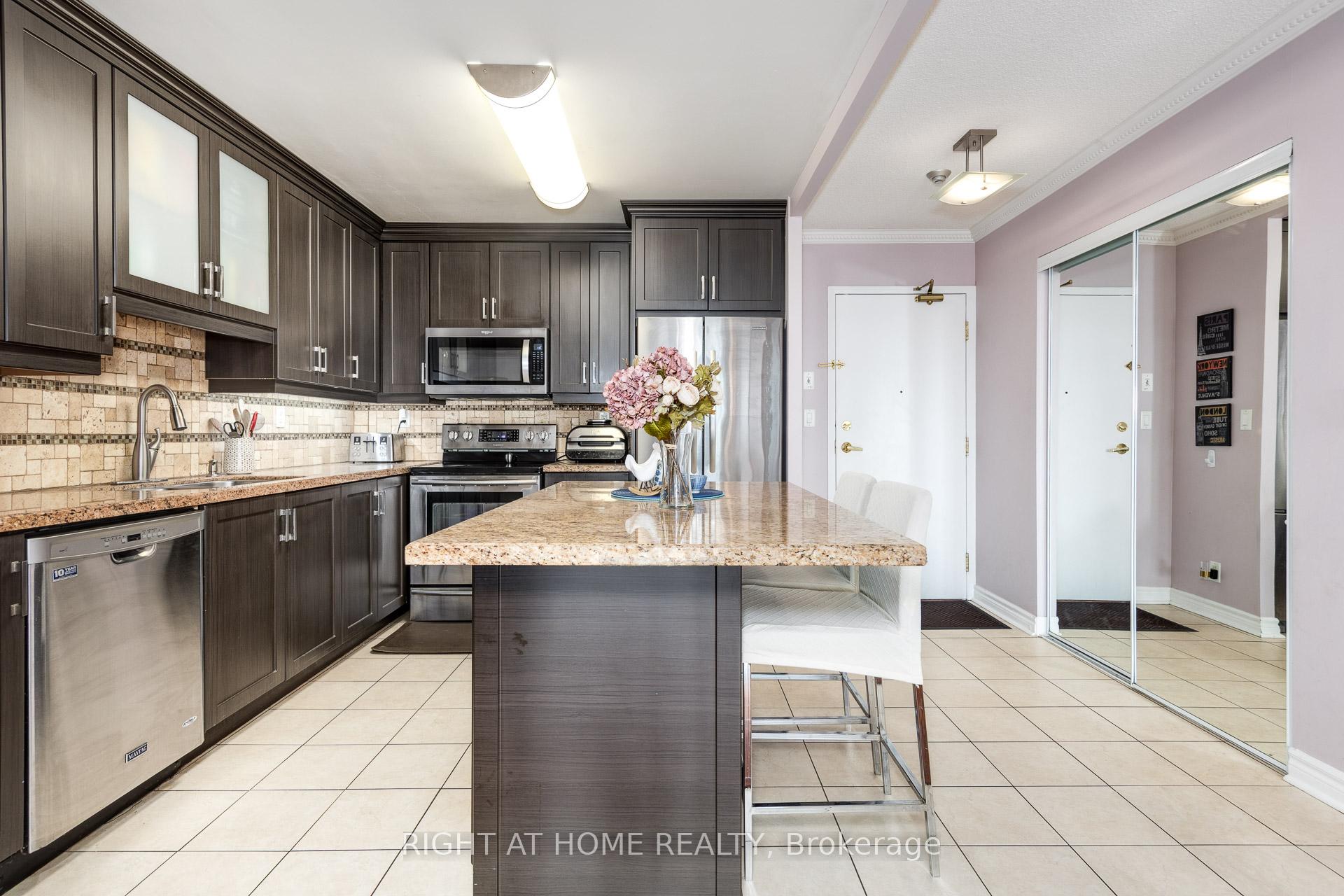Photo 8 of Unit 510, 745 New Westminster Drive, Vaughan, Brownridge — HOMEH