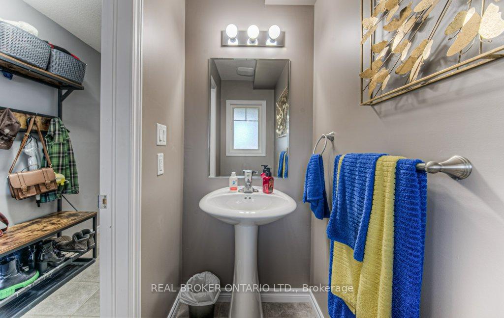 Photo 9 of 42 Eliza Avenue, Kitchener — HOMEH