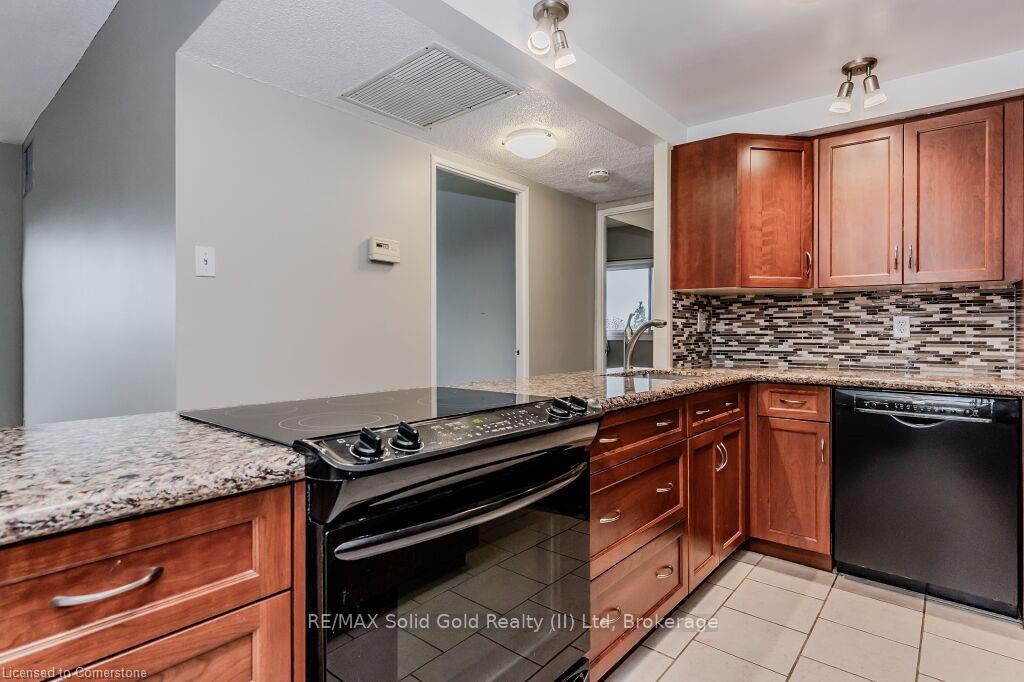Photo 14 of Unit 808, 260 Sheldon Avenue N, Kitchener — HOMEH