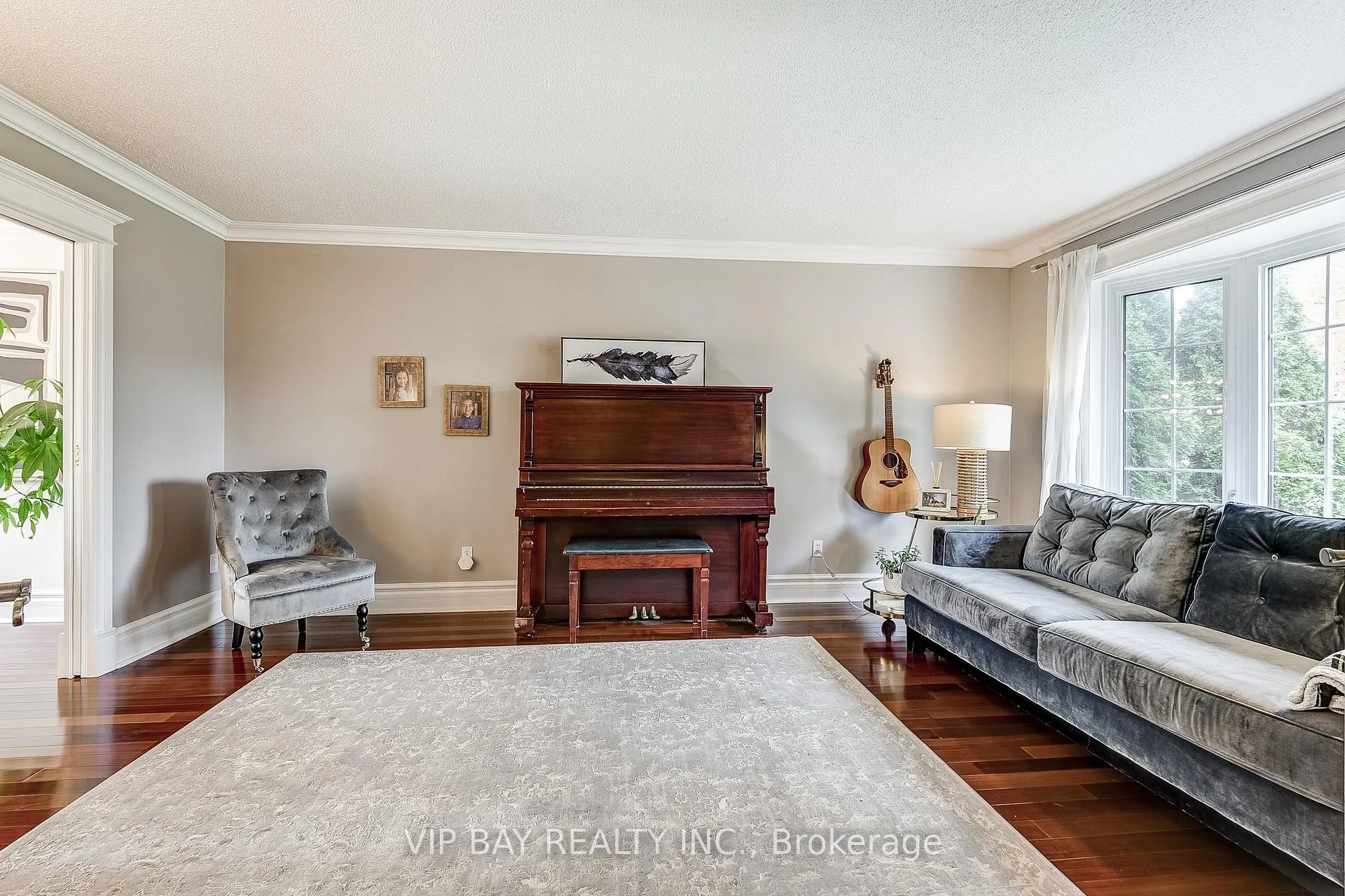 Photo 5 of 40 Dawnridge Trail, Brampton, Heart Lake West — HOMEH