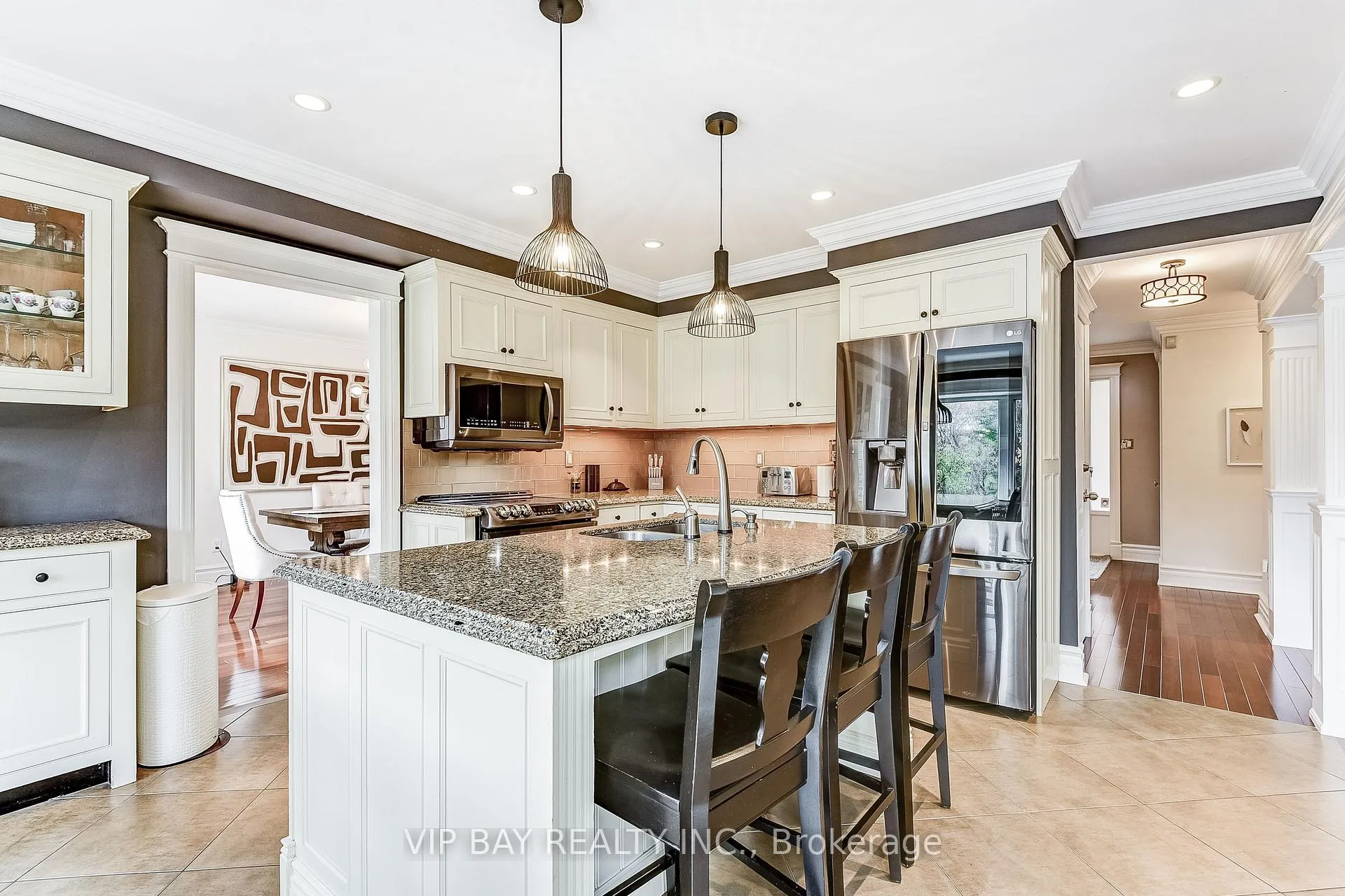 Photo 12 of 40 Dawnridge Trail, Brampton, Heart Lake West — HOMEH