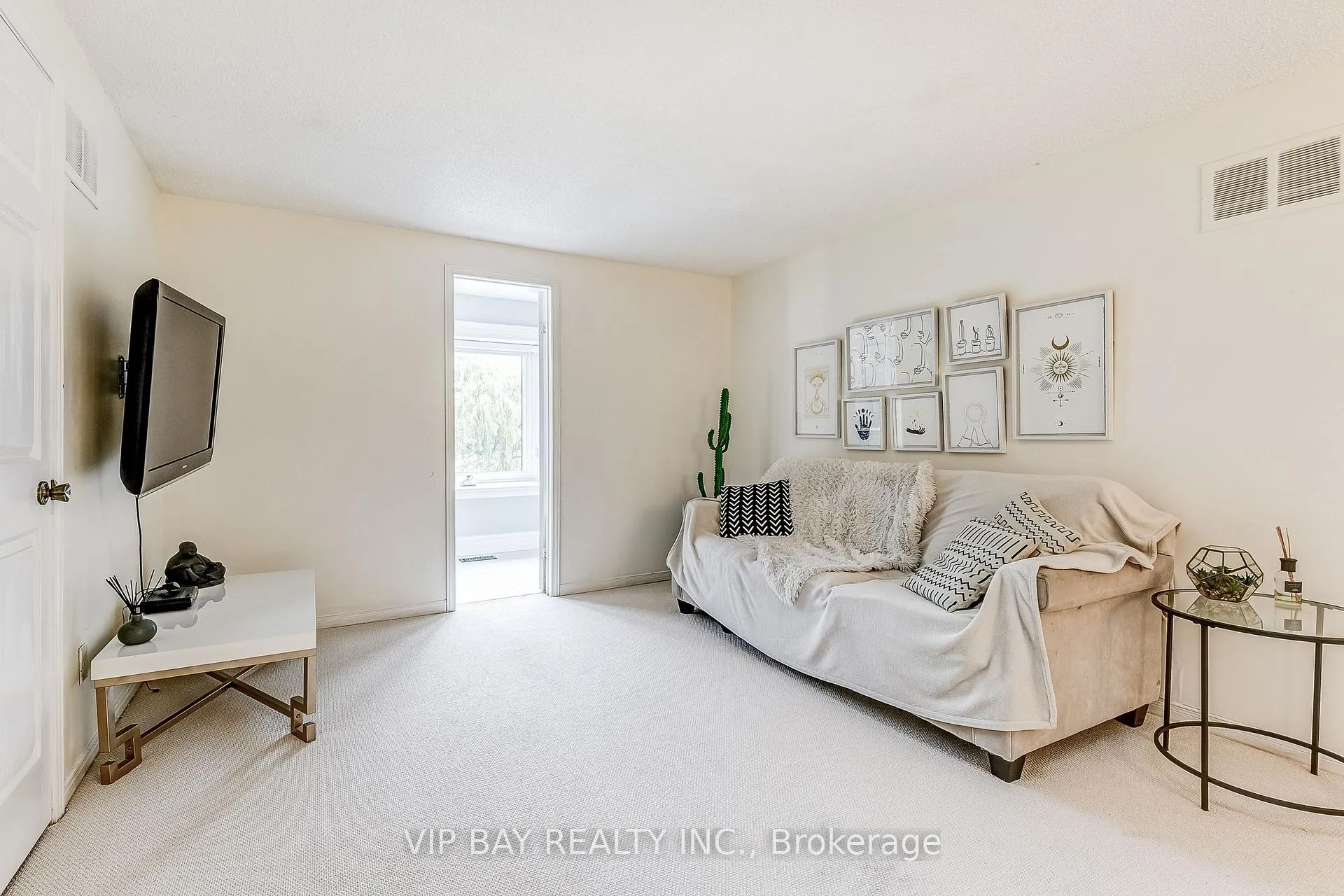 Photo 18 of 40 Dawnridge Trail, Brampton, Heart Lake West — HOMEH