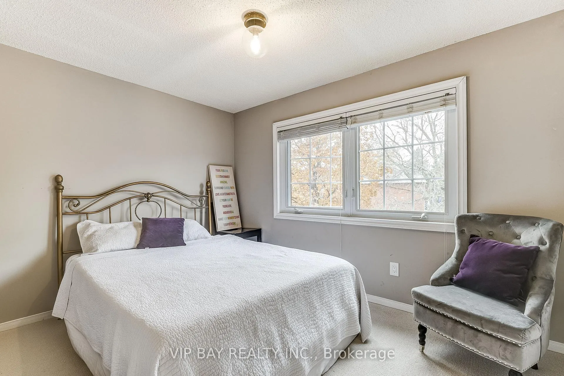 Photo 20 of 40 Dawnridge Trail, Brampton, Heart Lake West — HOMEH