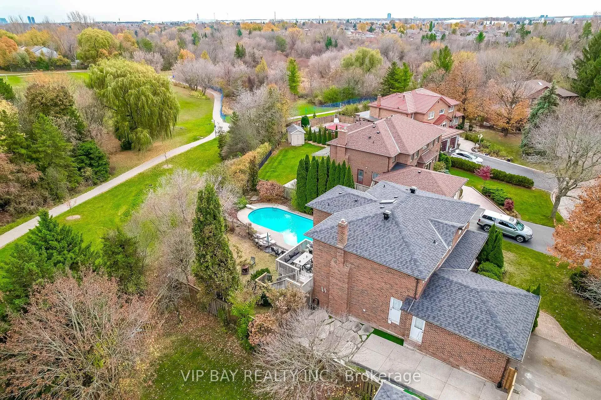 Photo 41 of 40 Dawnridge Trail, Brampton, Heart Lake West — HOMEH