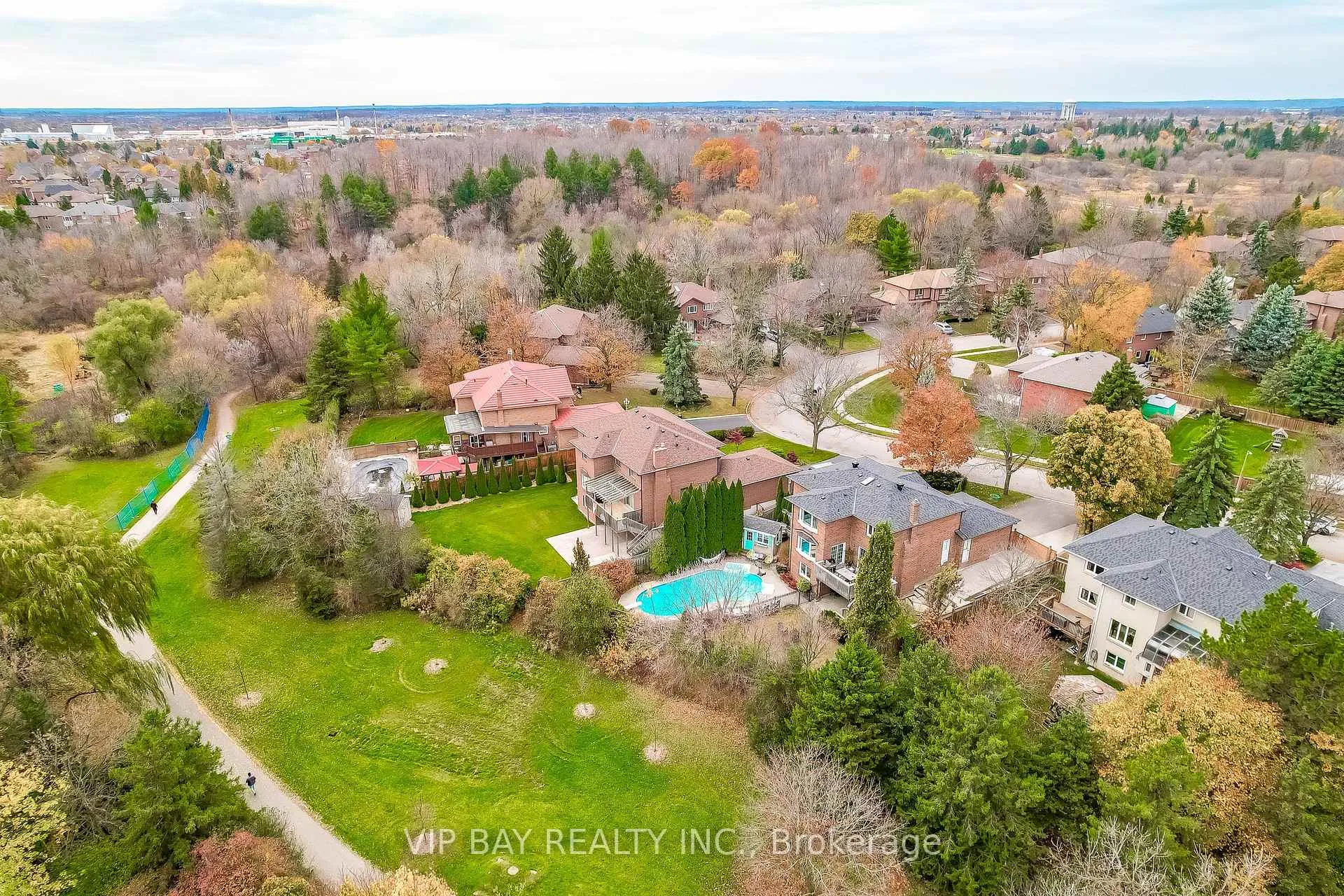 Photo 44 of 40 Dawnridge Trail, Brampton, Heart Lake West — HOMEH
