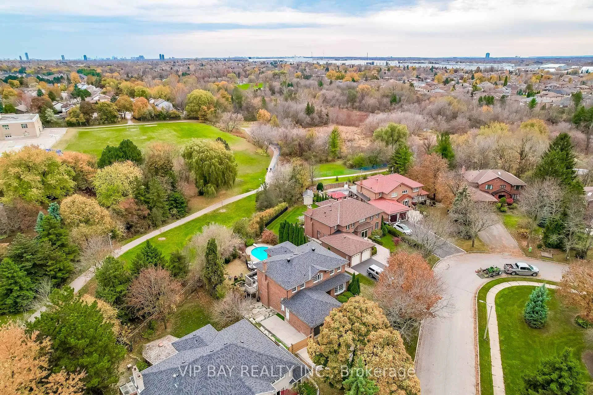Photo 45 of 40 Dawnridge Trail, Brampton, Heart Lake West — HOMEH