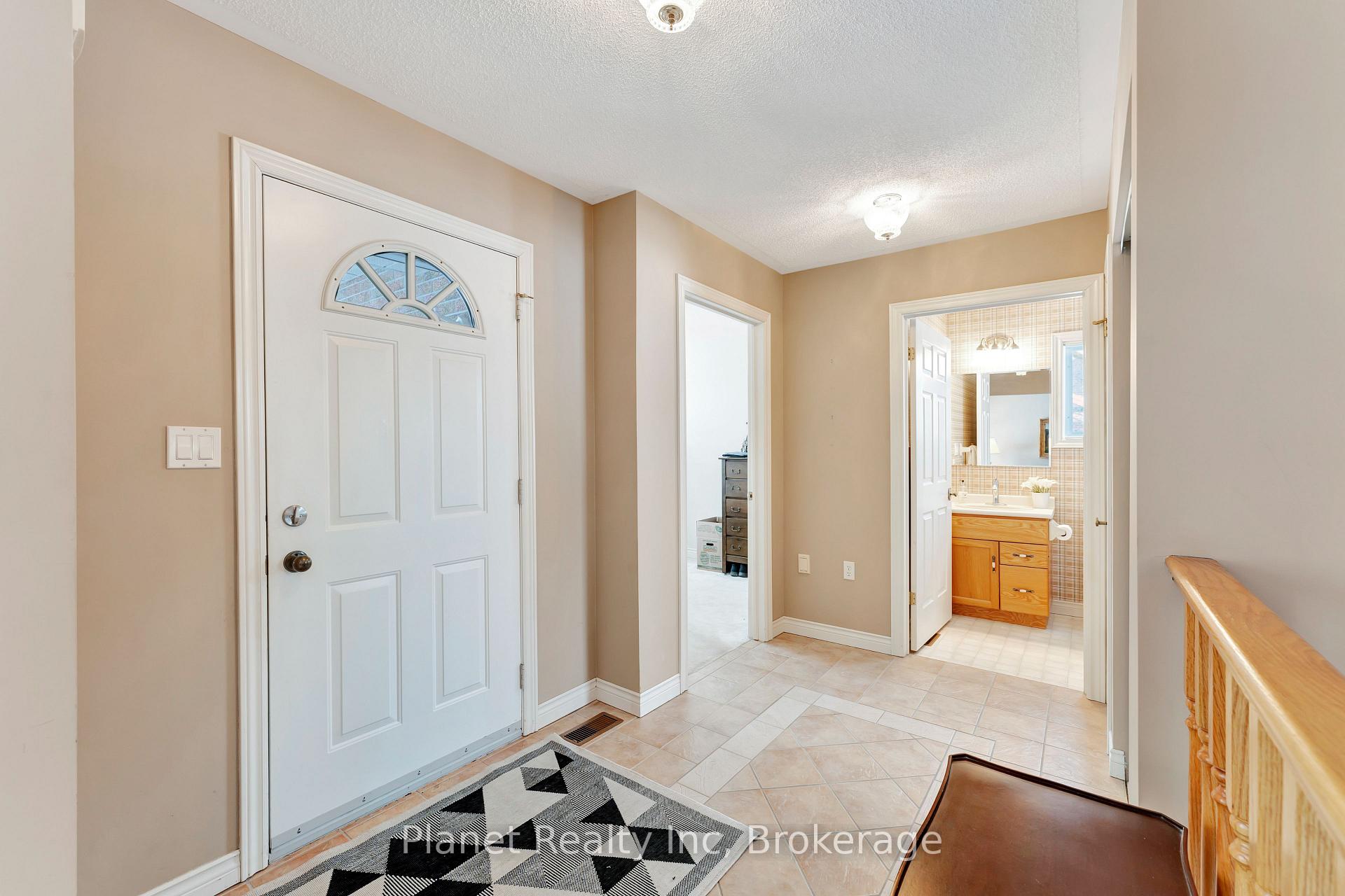 Photo 4 of 41 Arbordale Walk, Guelph, Village By The Arboretum — HOMEH