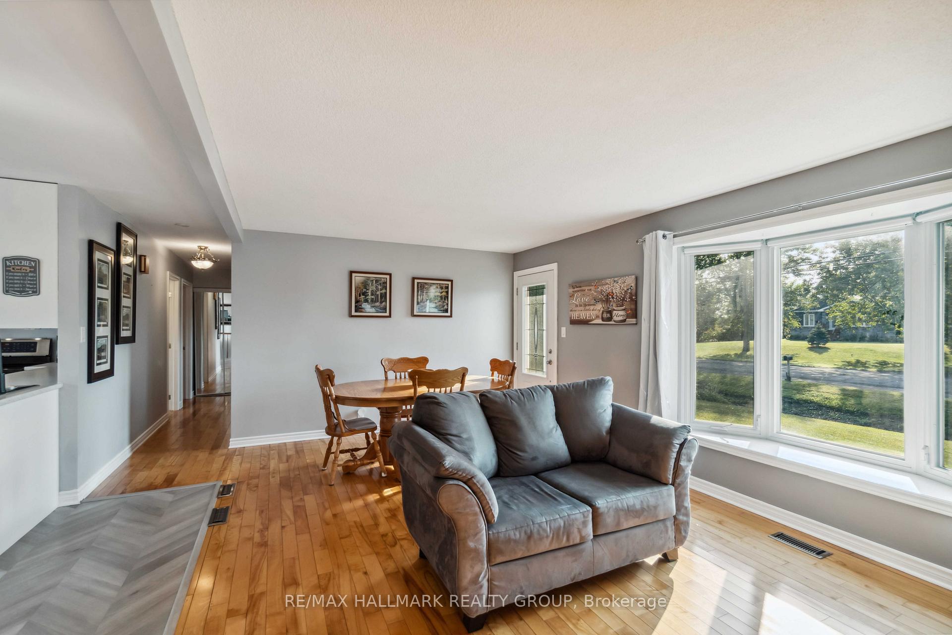 Photo 5 of 5003 Thunder Road, Ottawa, Carlsbad Springs — HOMEH