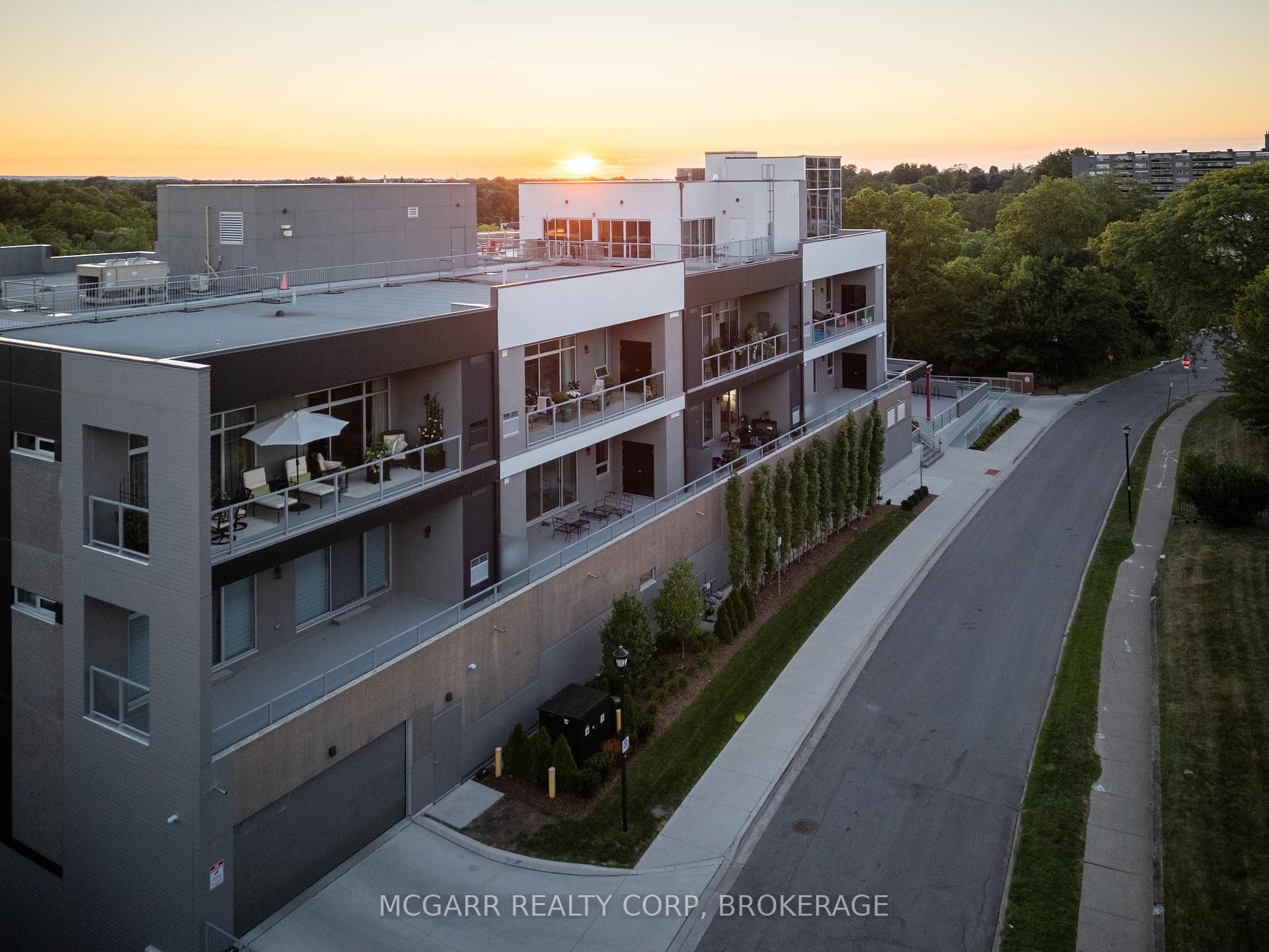 Photo 4 of Unit 203, 77 Yates Street, St. Catharines, Downtown — HOMEH