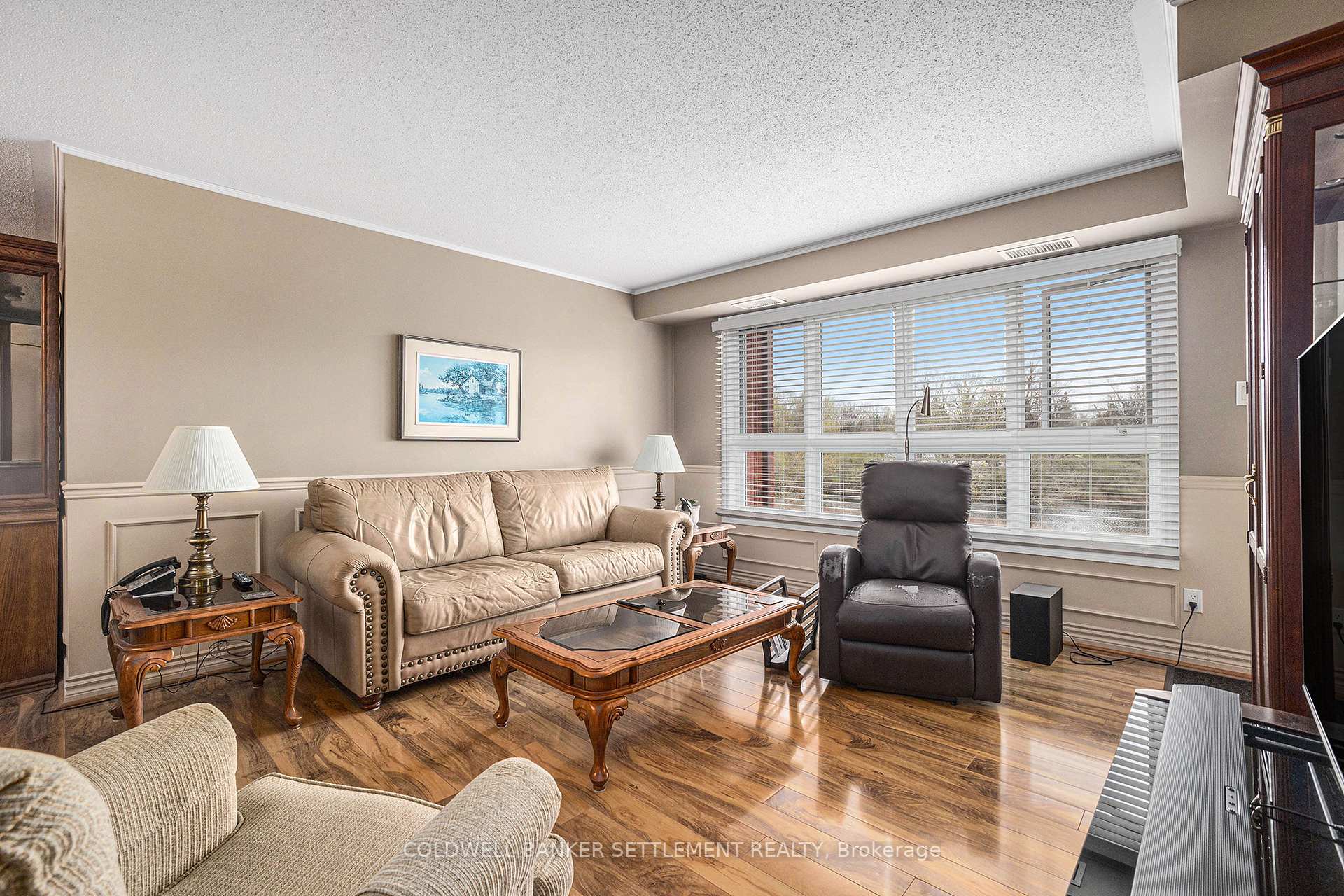 Photo 6 of Unit 302, 103 North Street N, Perth — HOMEH