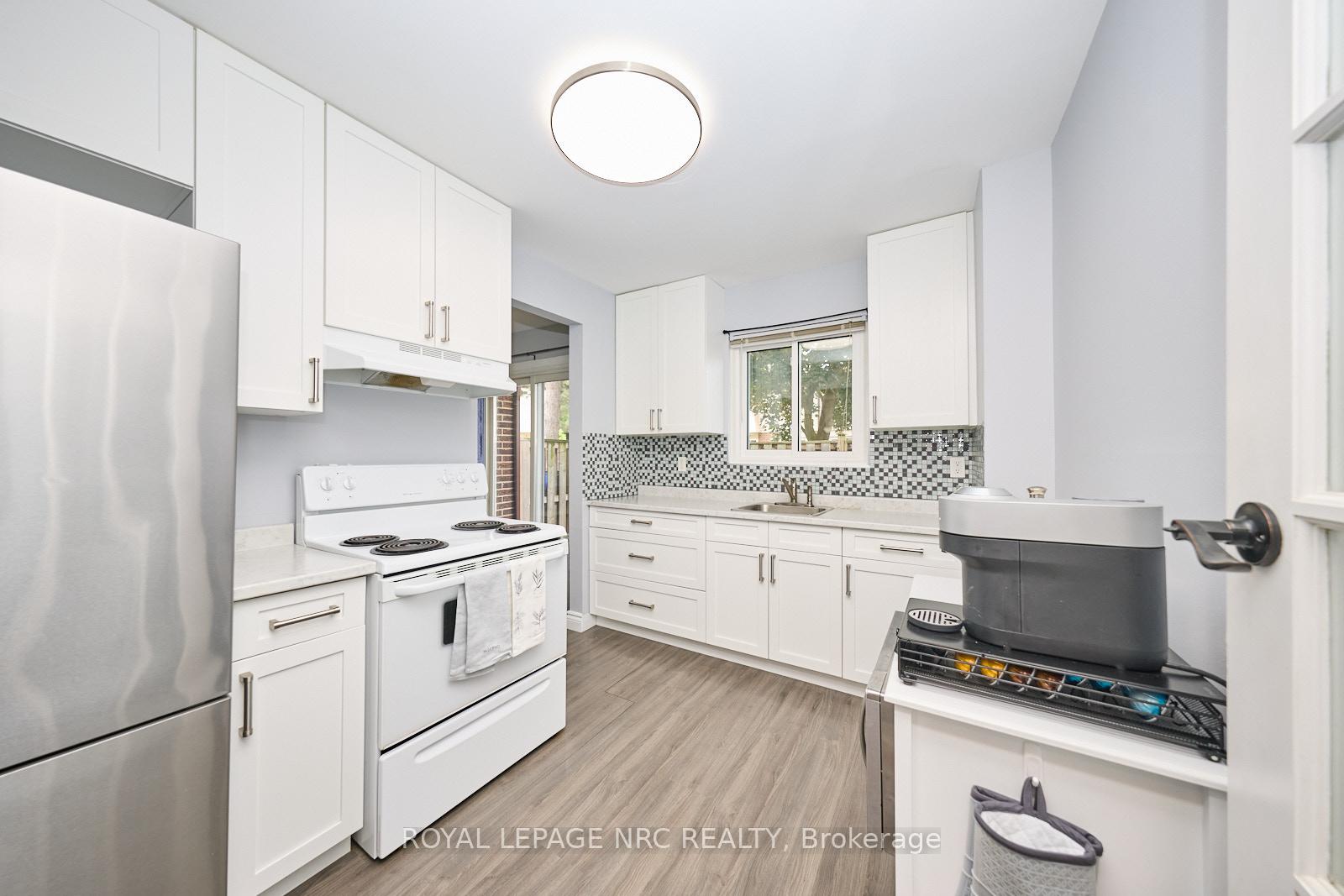 Photo 32 of Unit 22, 2 Weiden Street, St. Catharines, Bunting/Linwell — HOMEH