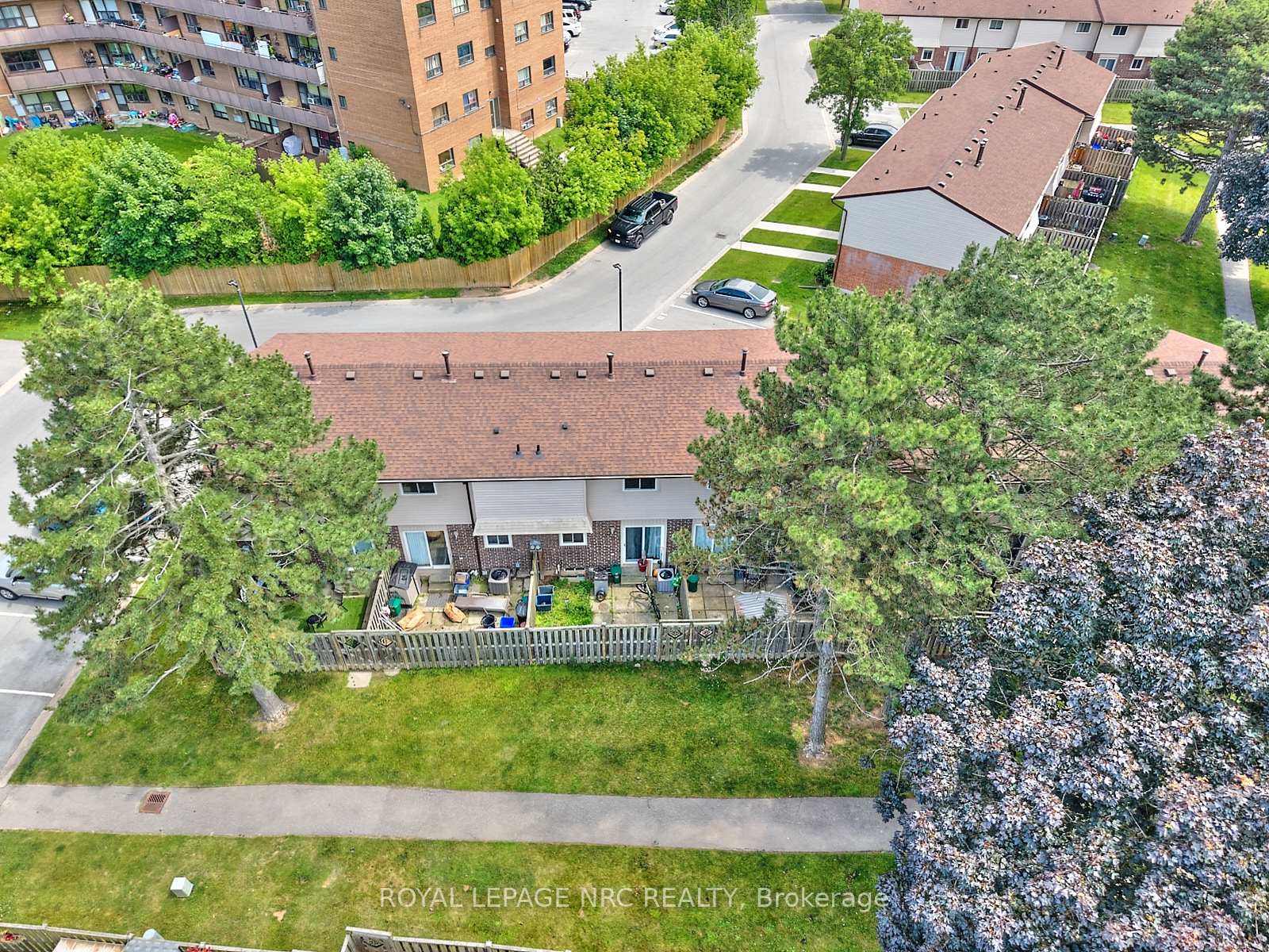 Photo 52 of Unit 22, 2 Weiden Street, St. Catharines, Bunting/Linwell — HOMEH