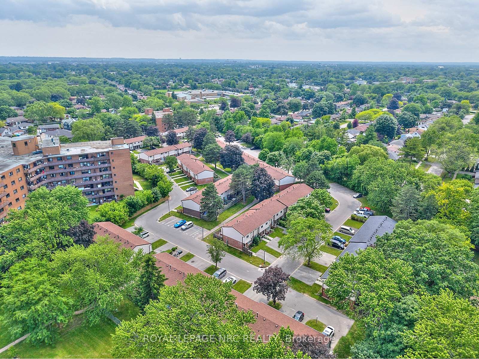 Photo 60 of Unit 22, 2 Weiden Street, St. Catharines, Bunting/Linwell — HOMEH