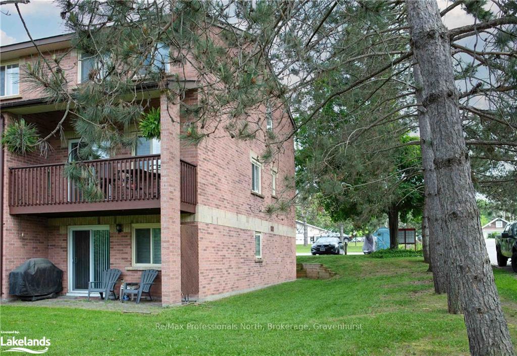 Photo 2 of Unit 9, 142 Ecclestone Drive, Bracebridge, Macaulay — HOMEH