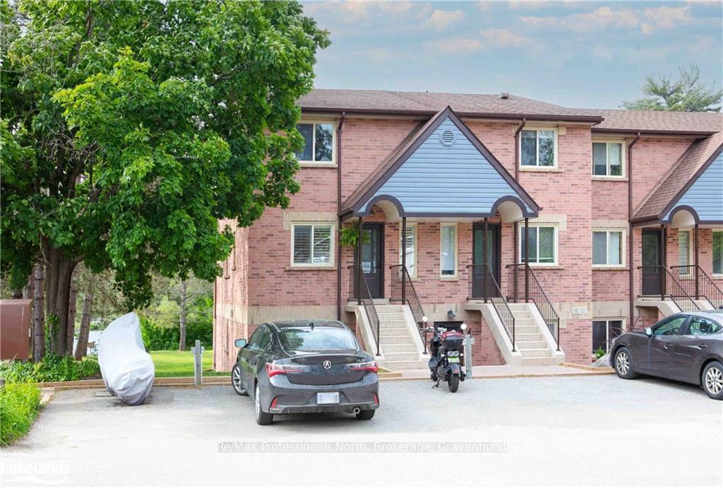 Photo 3 of Unit 9, 142 Ecclestone Drive, Bracebridge, Macaulay — HOMEH